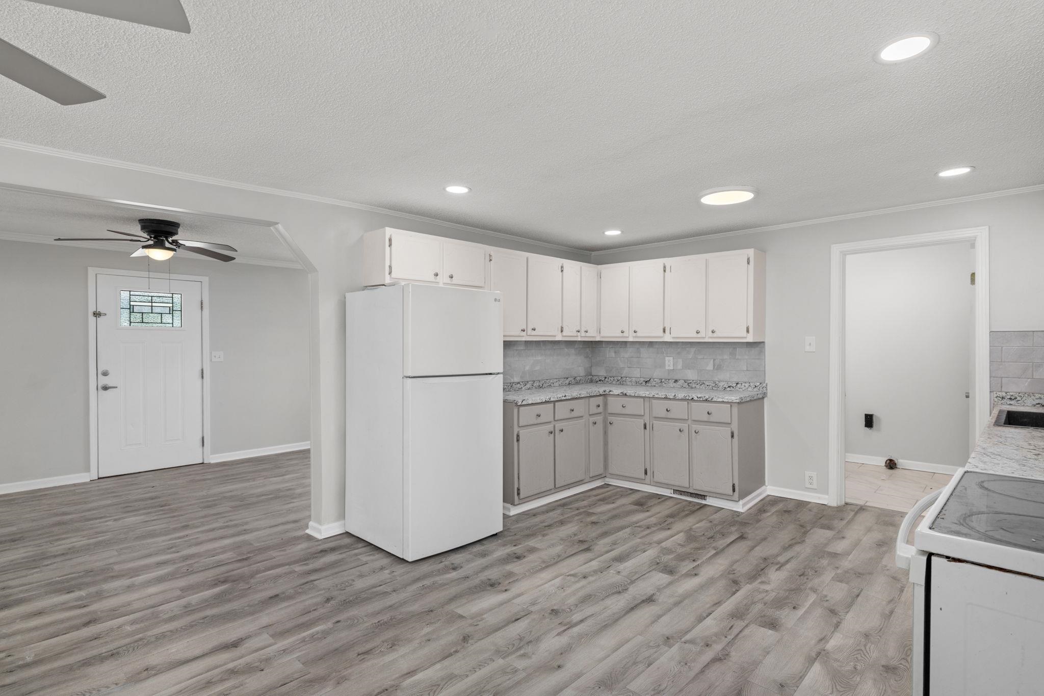1002 Carolyn St, Tuscumbia, AL 35674 — photo 12