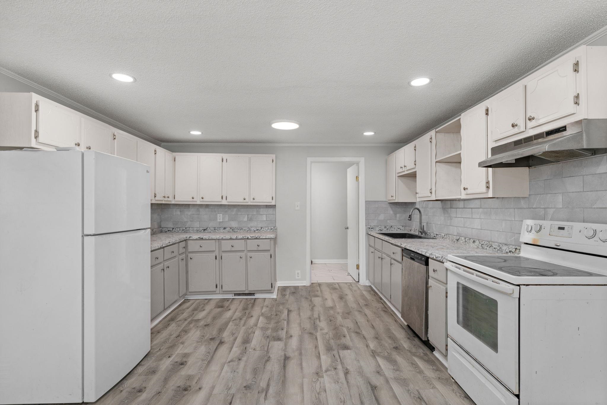 1002 Carolyn St, Tuscumbia, AL 35674 — photo 7