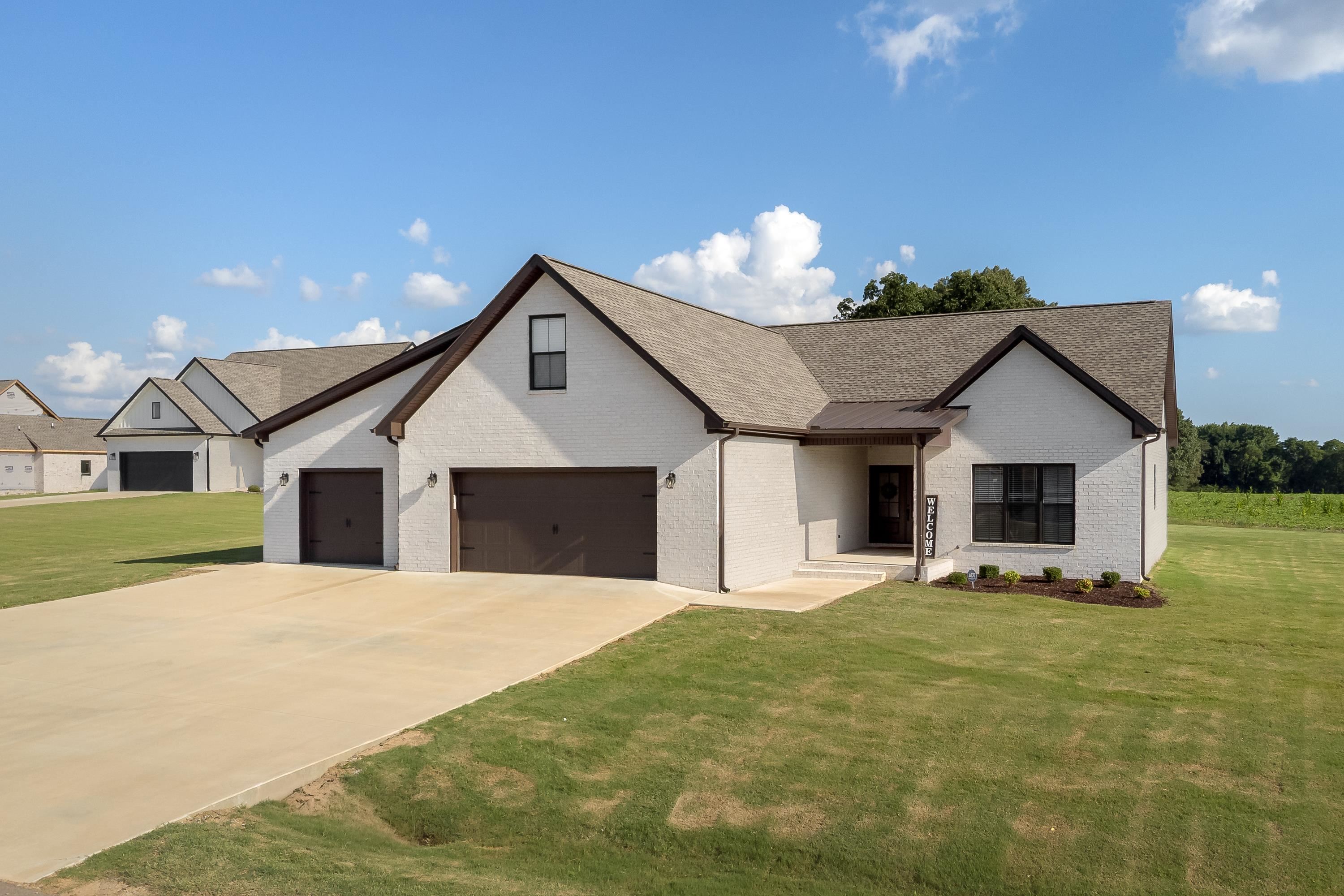 200 Spry Way, Killen, AL 35645 — photo 1