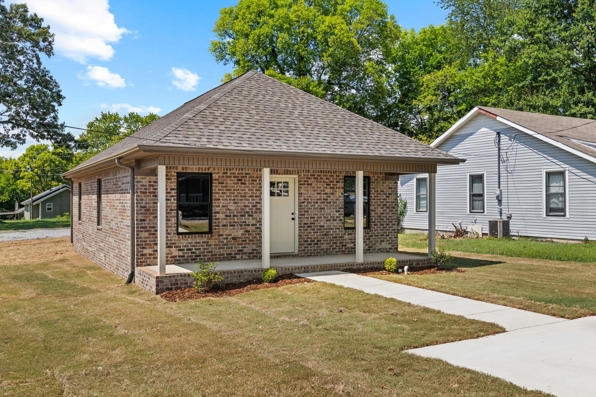 111 N Fulton St, Florence, AL 35630 — photo 3