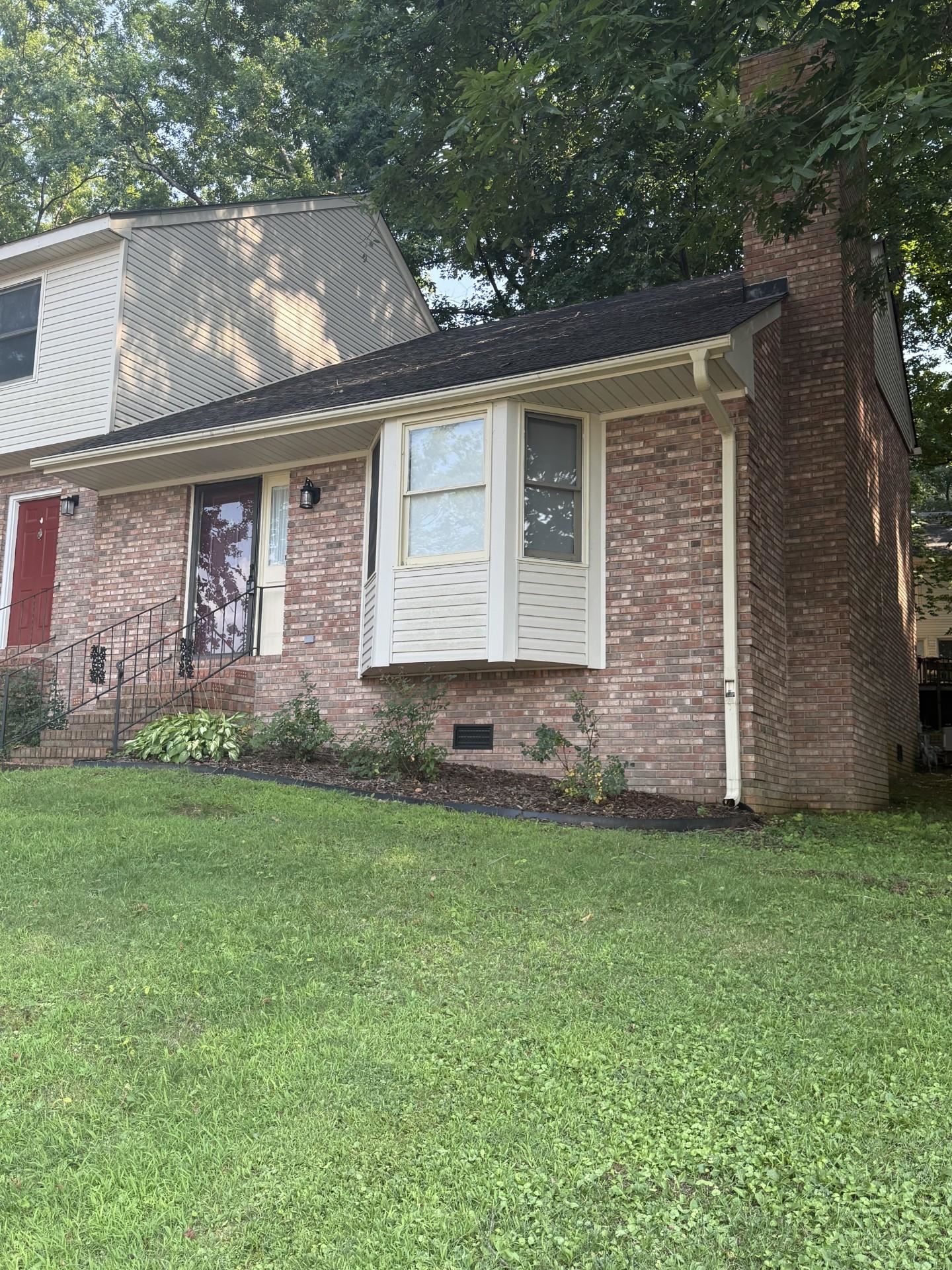 207 Hillsboro Cir, Florence, AL 35630 — photo 2