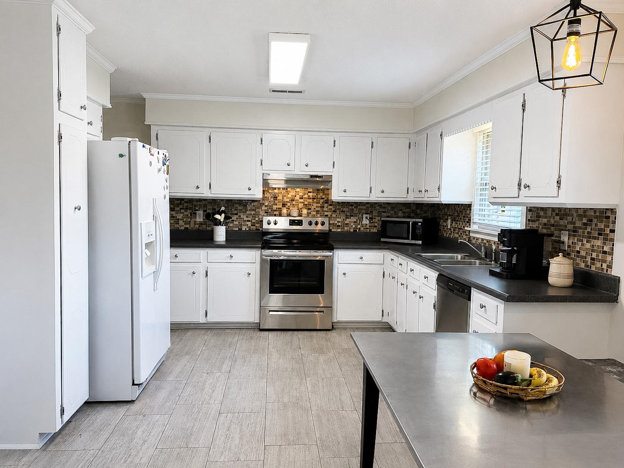133 E Oak Hill Dr, Florence, AL 35633 — photo 7