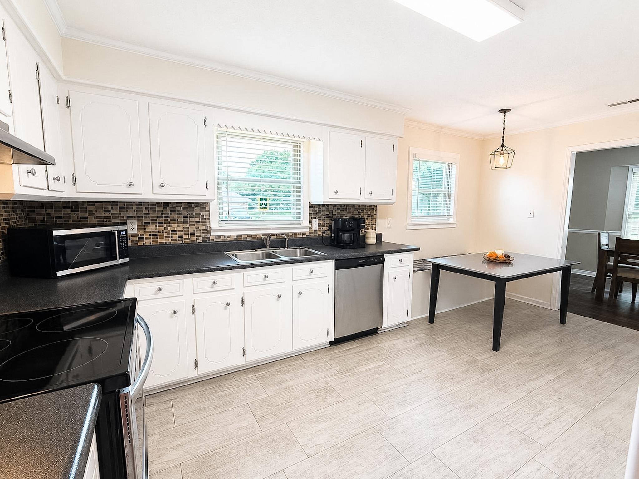 133 E Oak Hill Dr, Florence, AL 35633 — photo 8