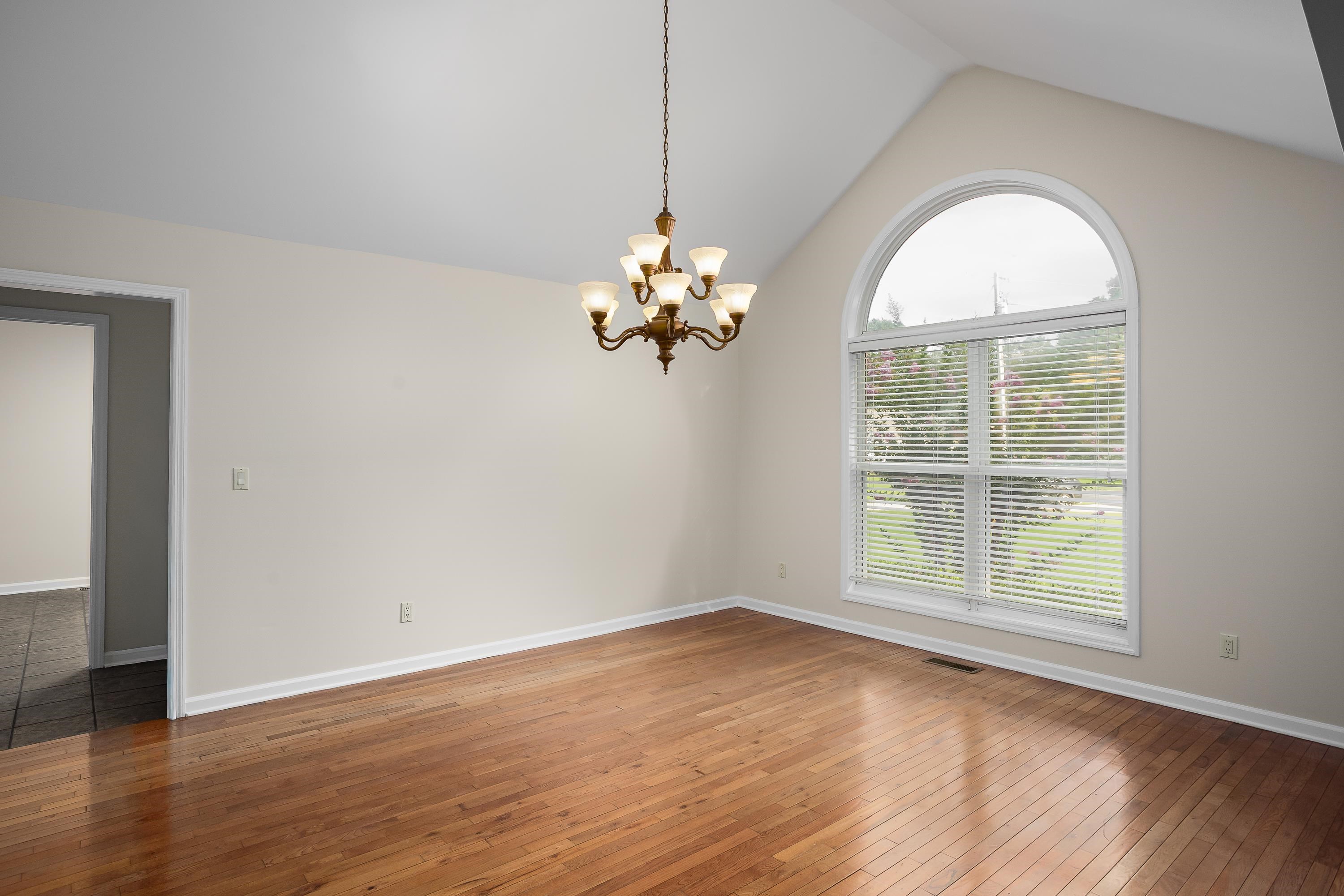 219 Oakview Dr, Rogersville, AL 35652 — photo 6