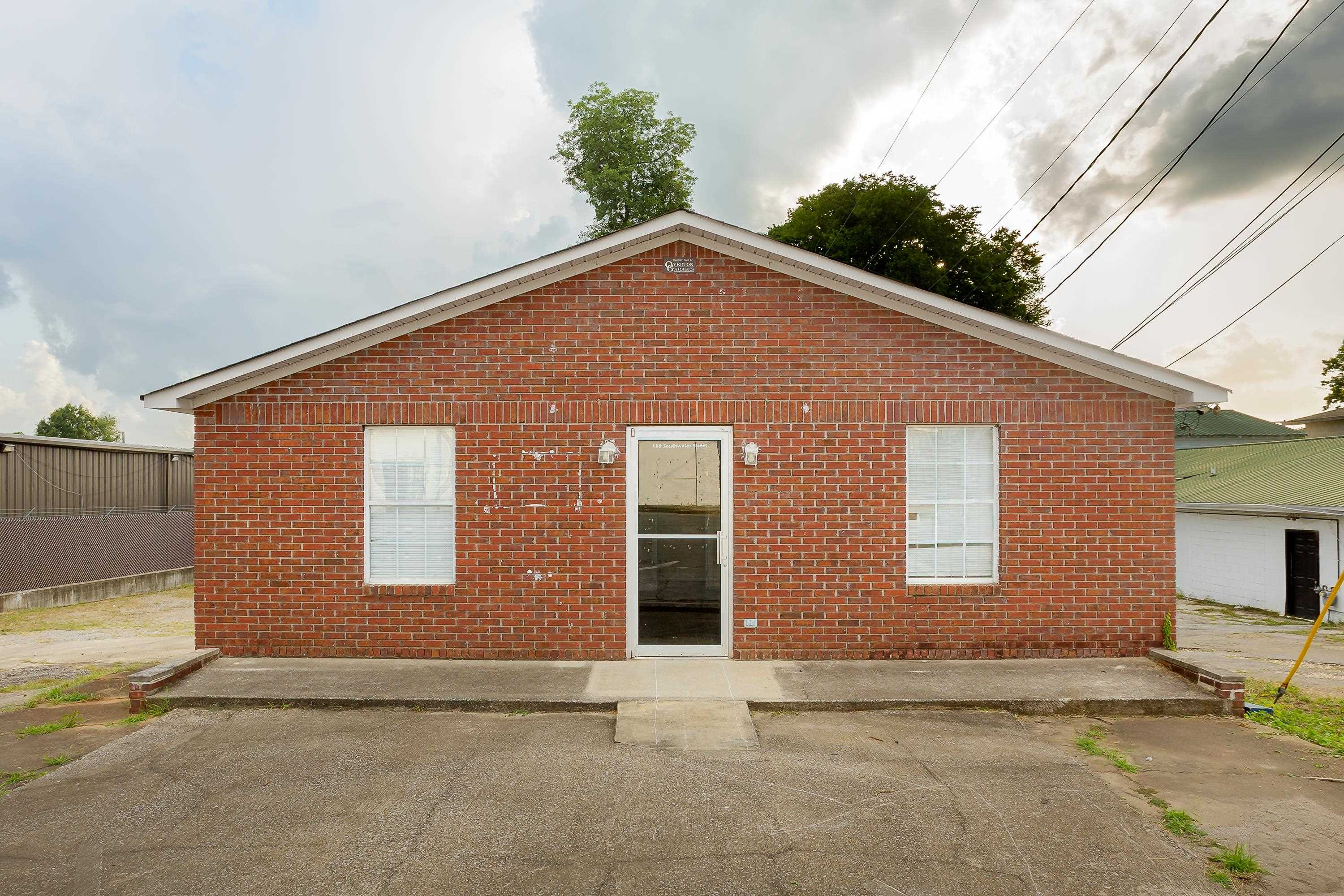 110 S Water St, Tuscumbia, AL 35674 — photo 1