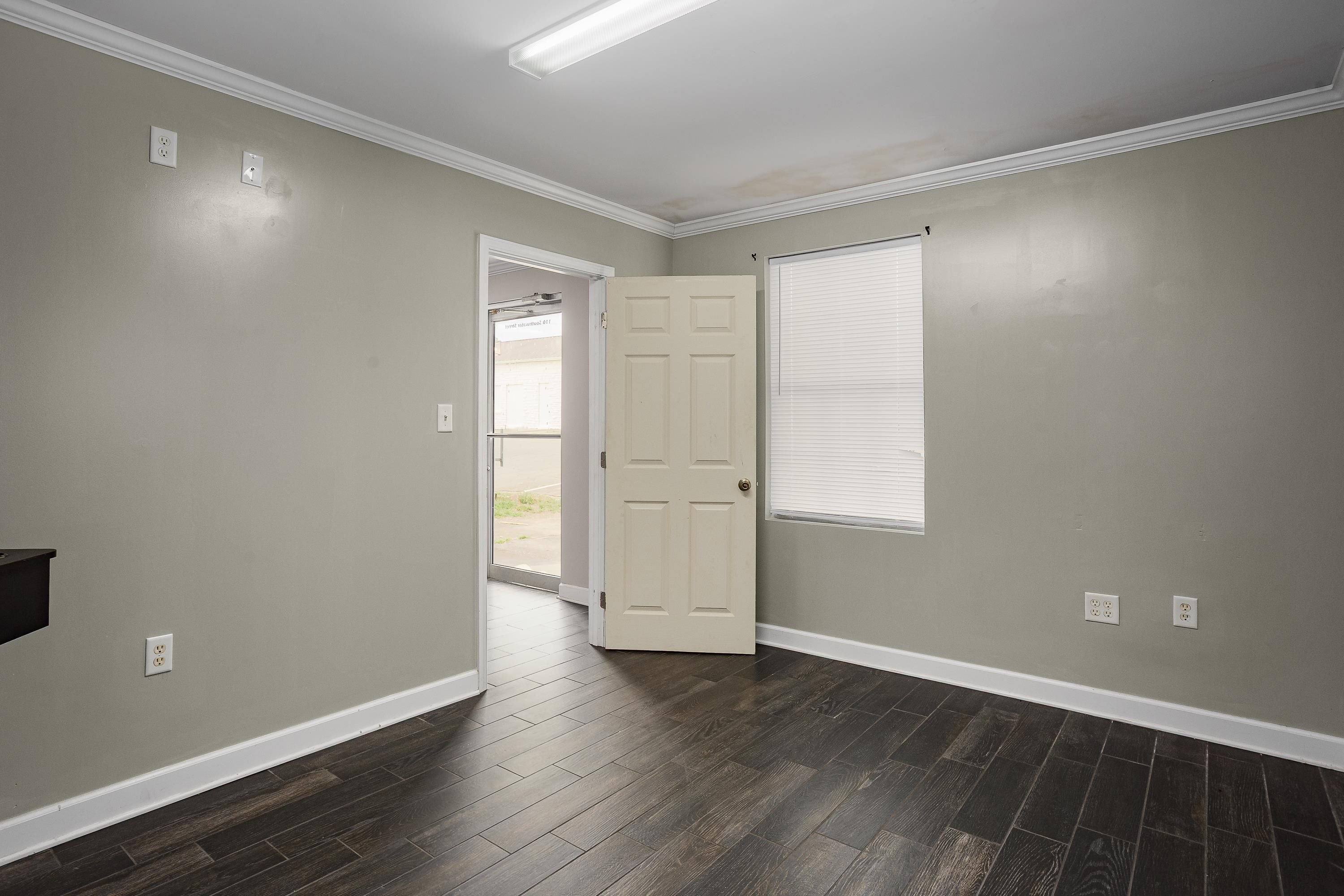 110 S Water St, Tuscumbia, AL 35674 — photo 9