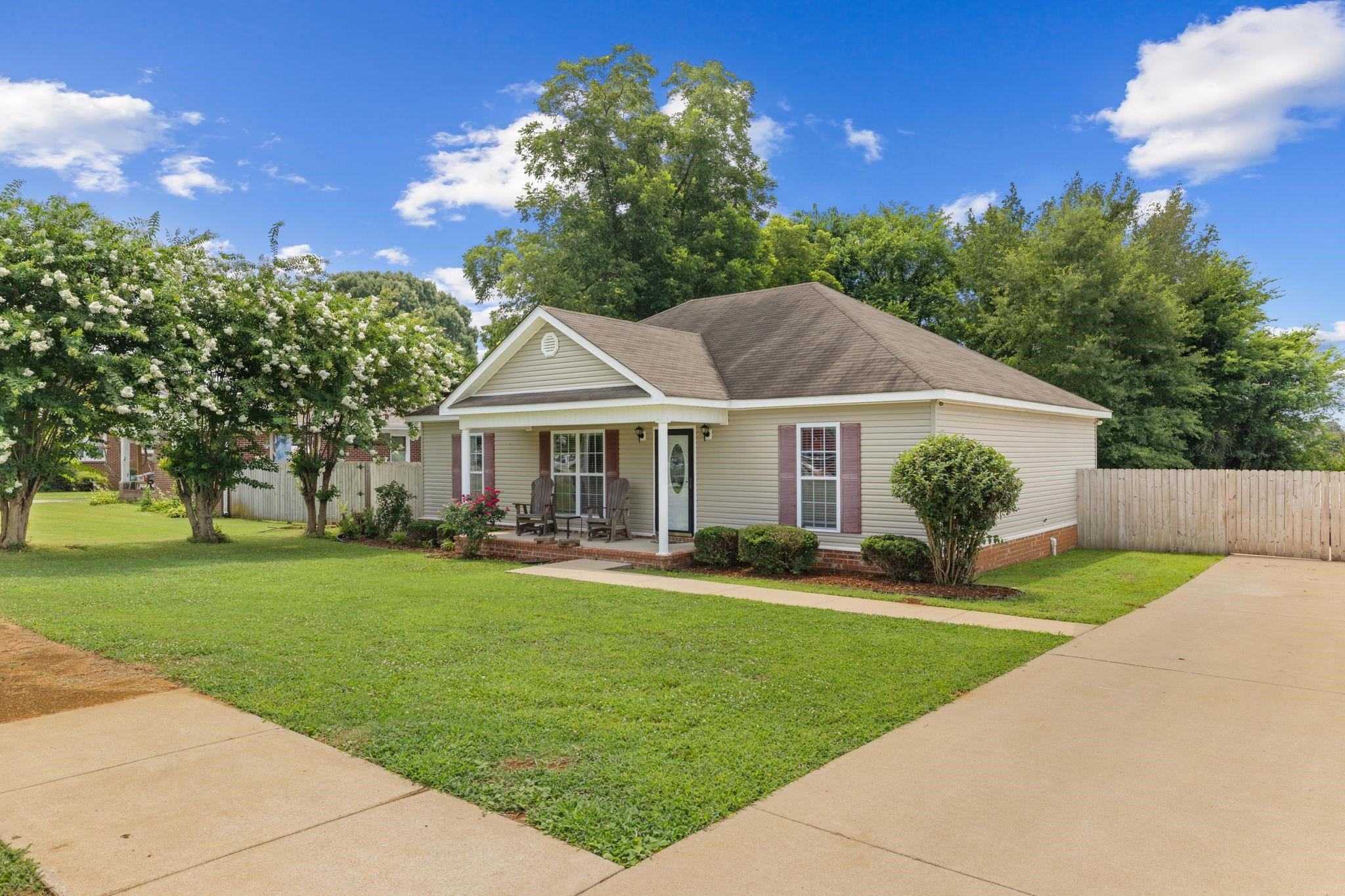 100 W Michigan Ave, Muscle Shoals, AL 35661 — photo 2