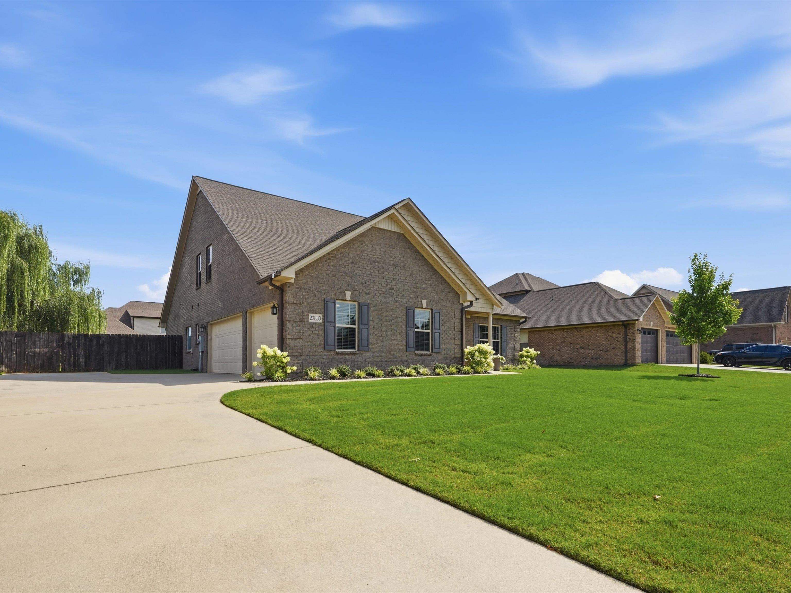 22883 Pin Oak Dr, Athens, AL 35613 — photo 3
