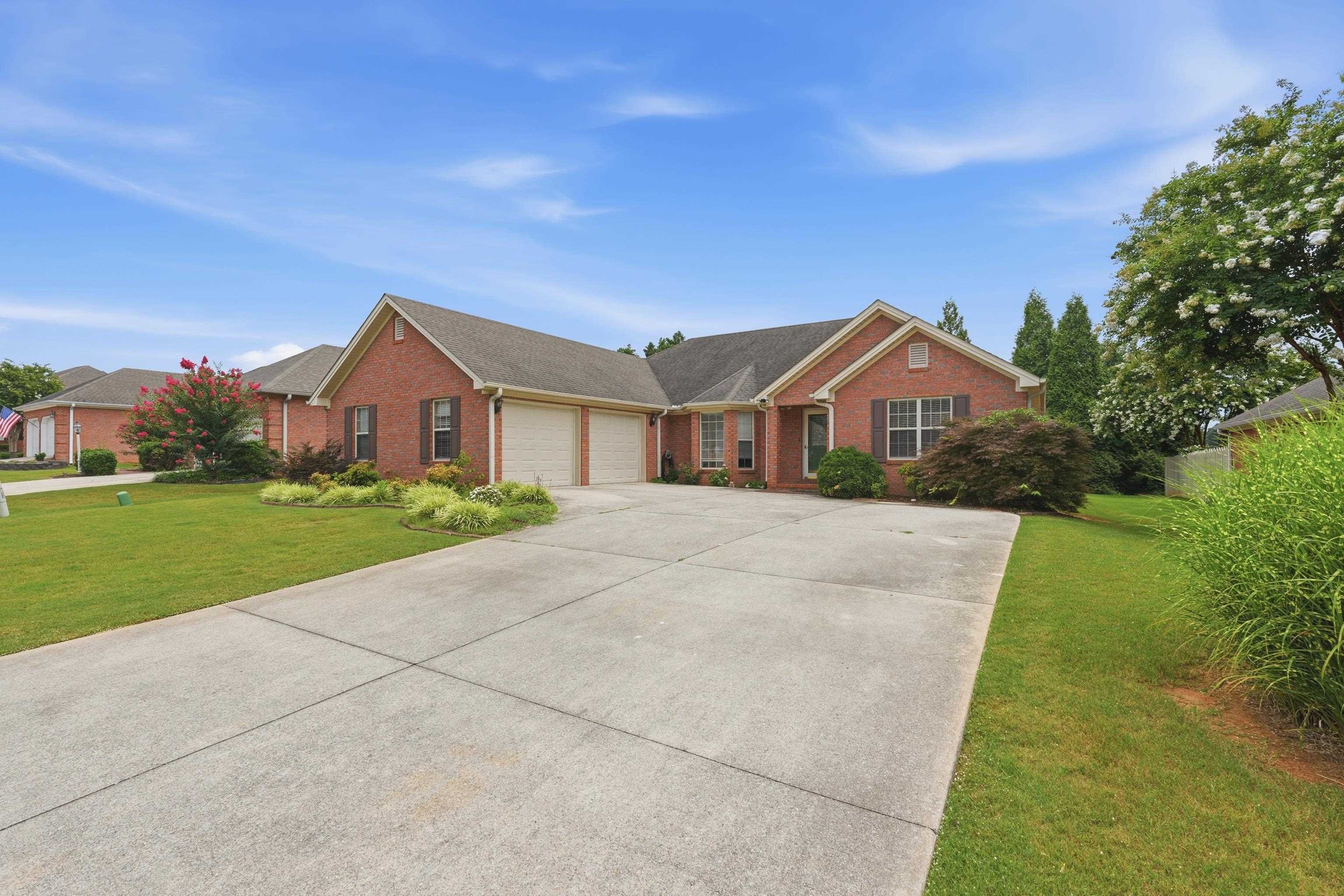 158 Breckenridge, Florence, AL 35630 — photo 2