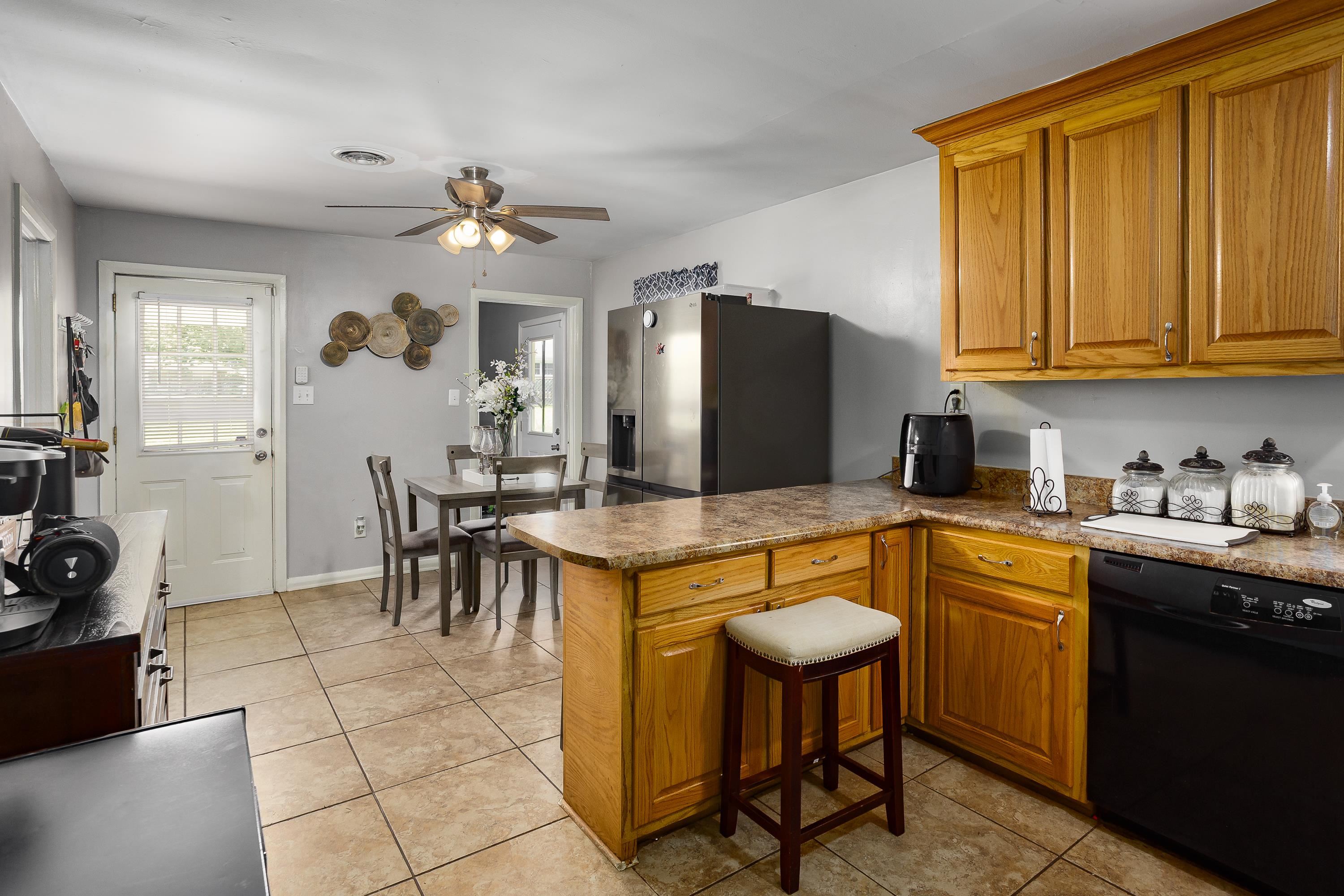 705 E Moore St, Tuscumbia, AL 35674 — photo 7