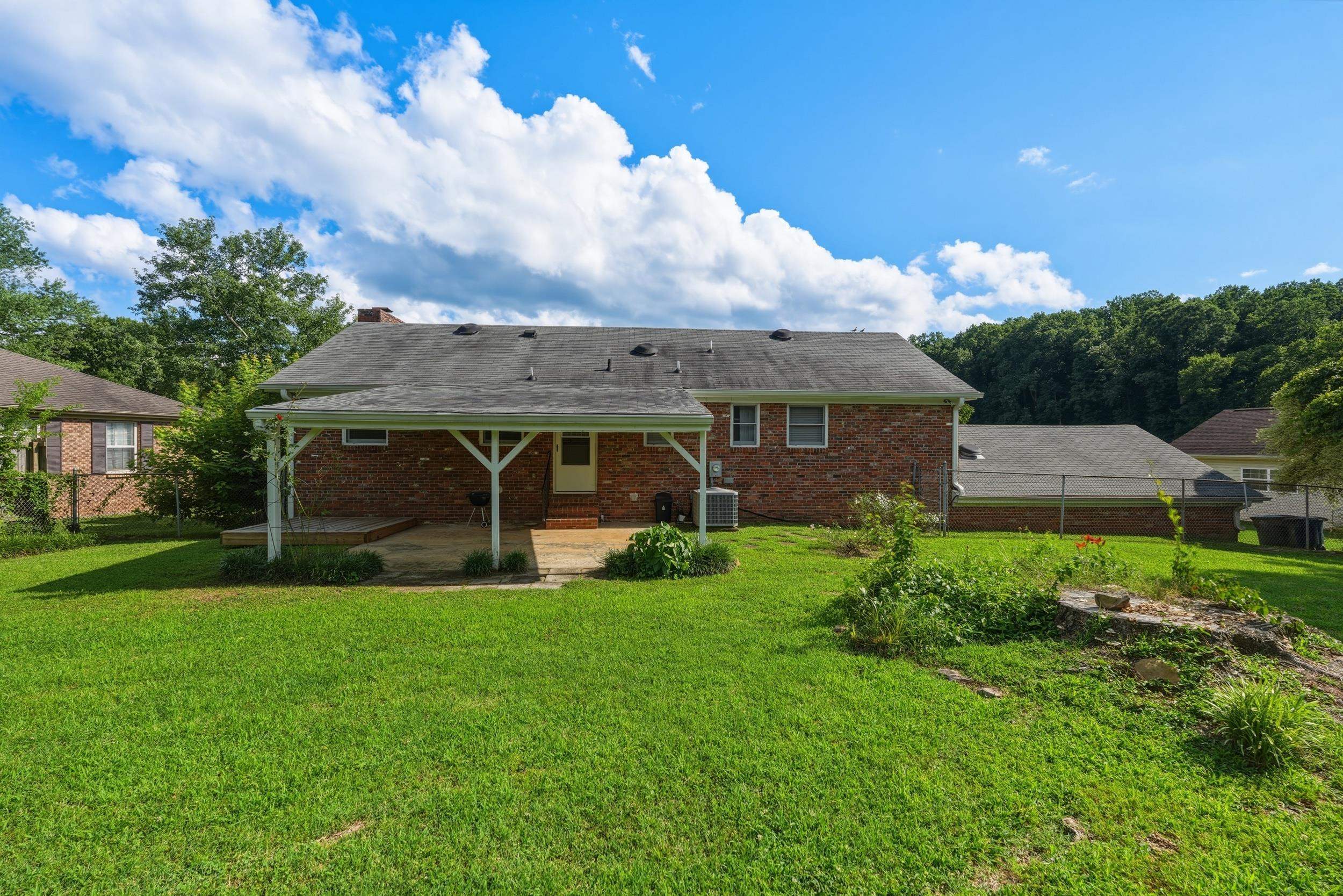 103 Creekwood Cir, Florence, AL 35630 — photo 5