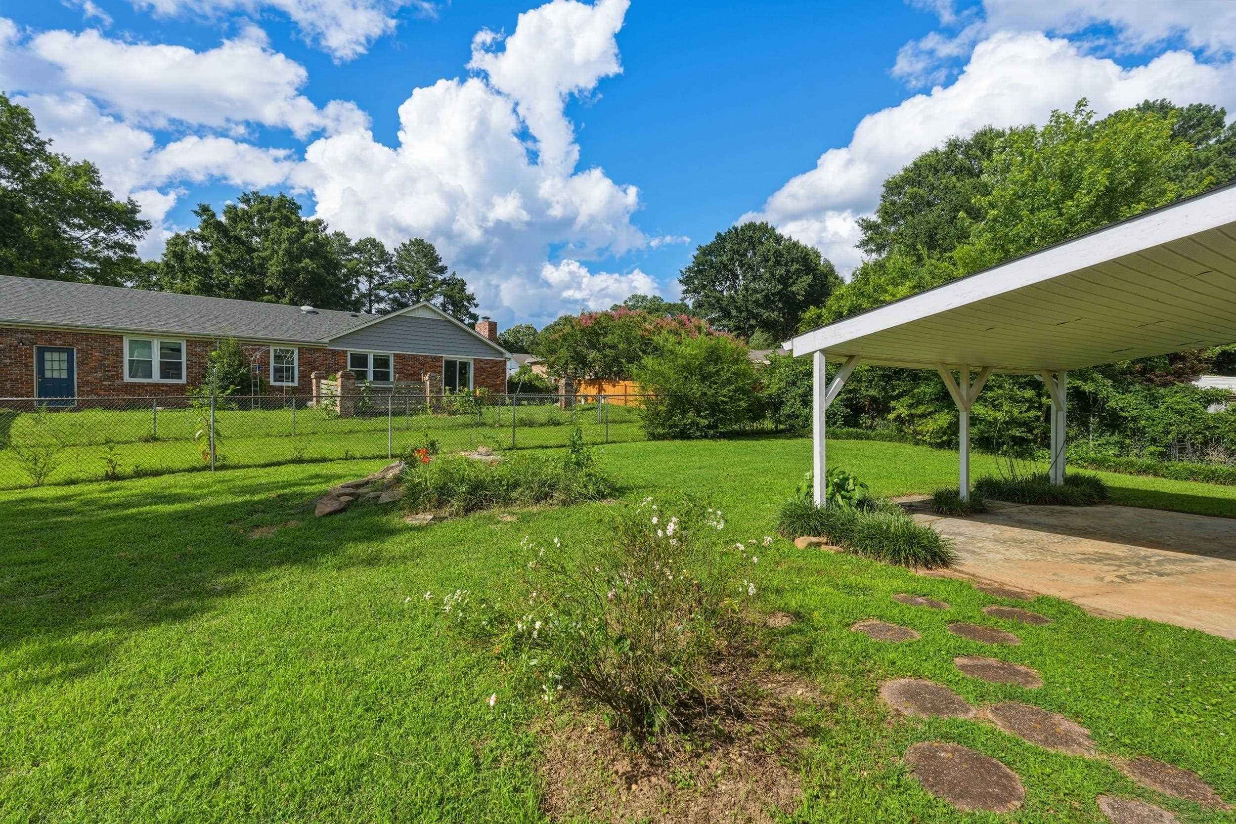 103 Creekwood Cir, Florence, AL 35630 — photo 7