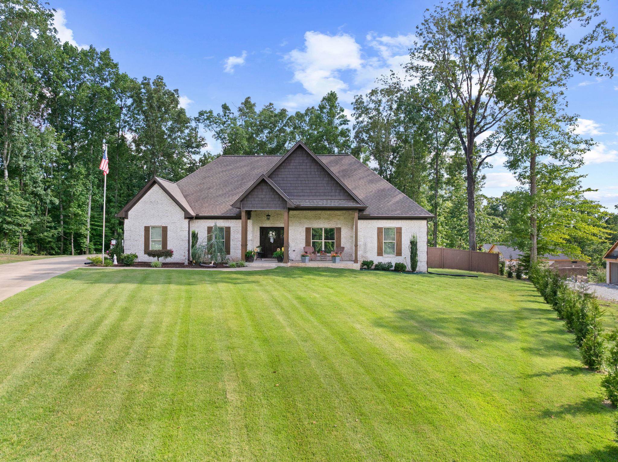 64 Stone Run, Killen, AL 35645 — photo 1