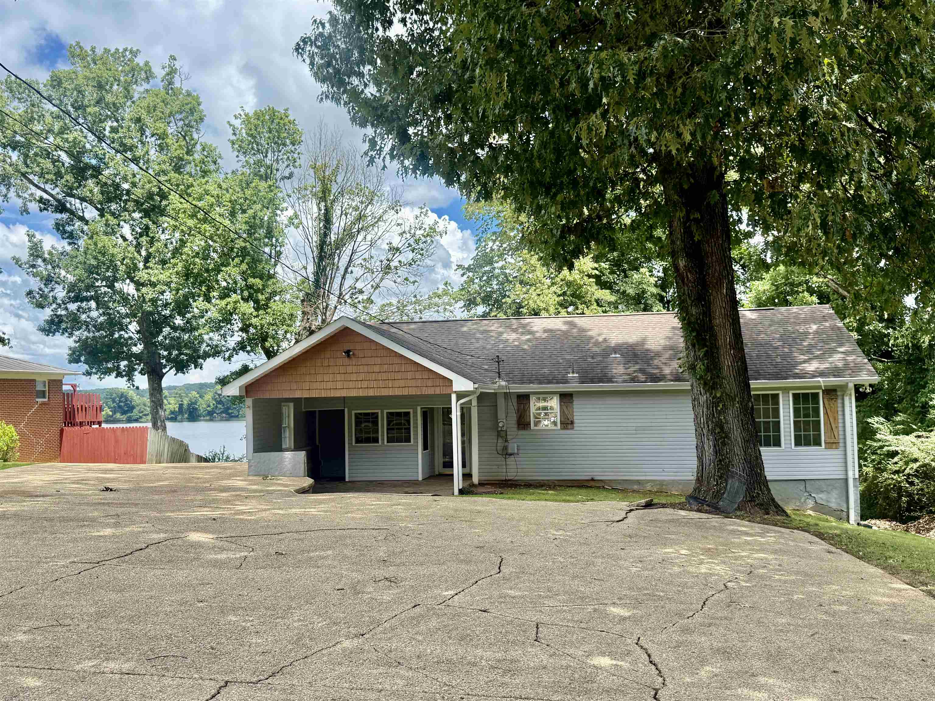 765 Carter Dr, Tuscumbia, AL 35674 — photo 1