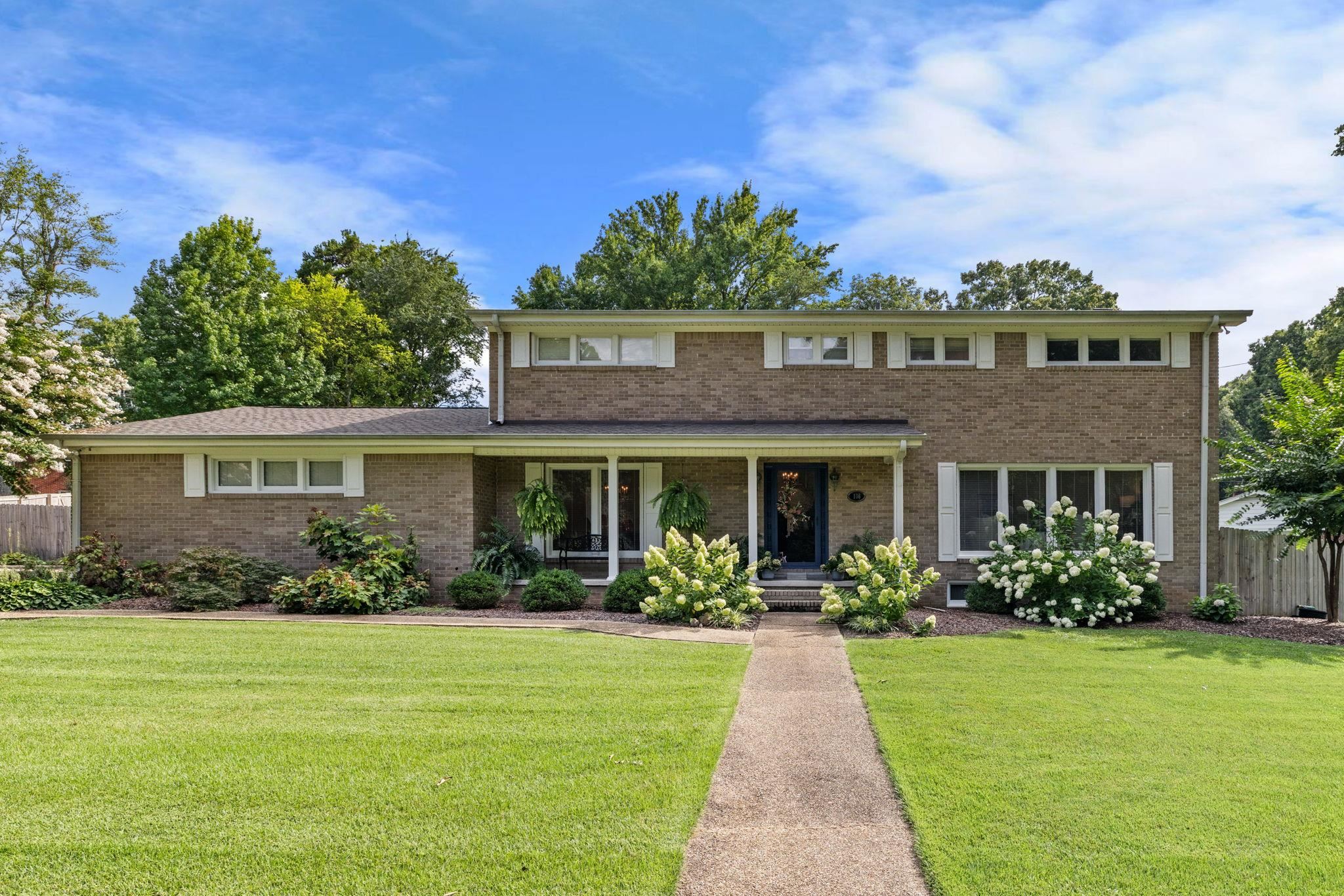 106 Smith Ct, Sheffield, AL 35660 — photo 1
