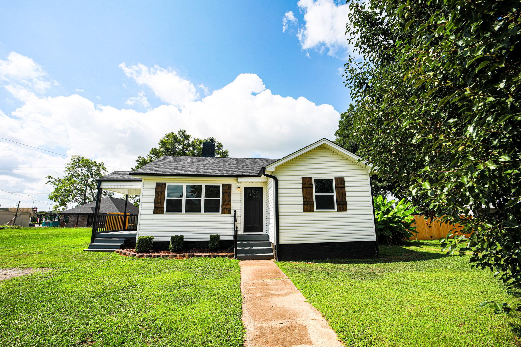 512 W Pasadena Ave, Muscle Shoals, AL 35661 — photo 2