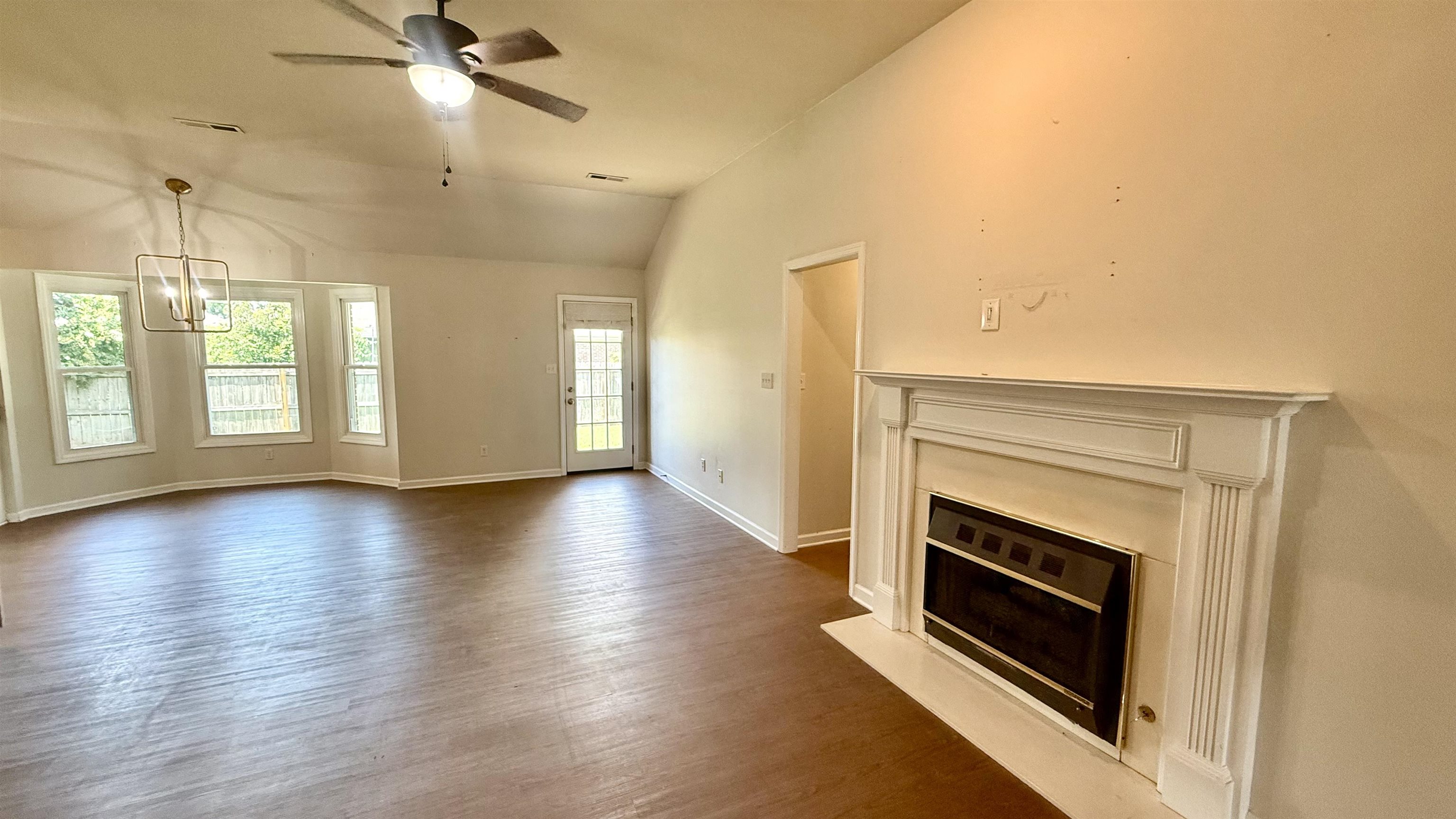 305 E Pershing Ave, Muscle Shoals, AL 35661 — photo 4