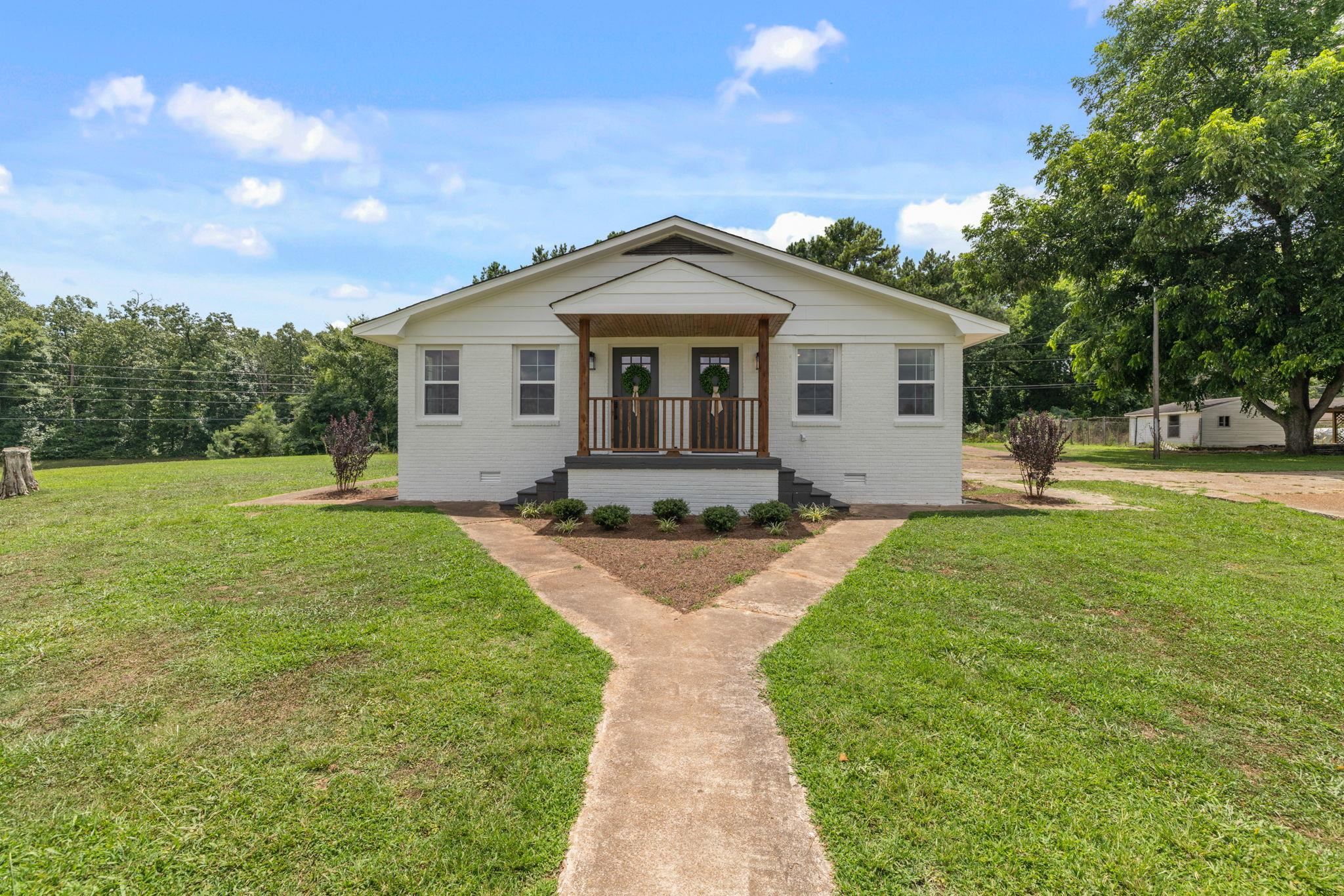 213 Sterling Blvd, Sheffield, AL 35660 — photo 1