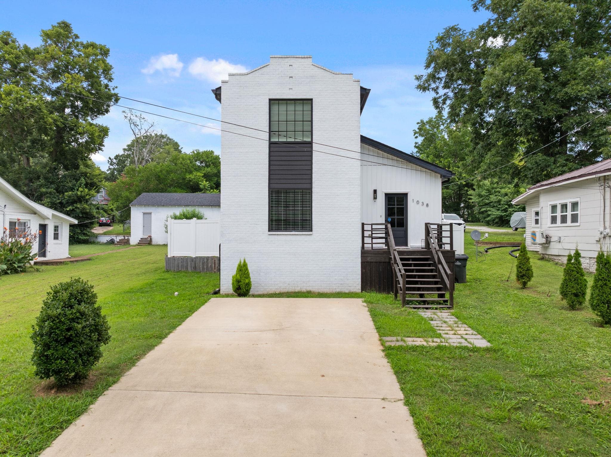 1038 N Royal Ave, Florence, AL 35630 — photo 2