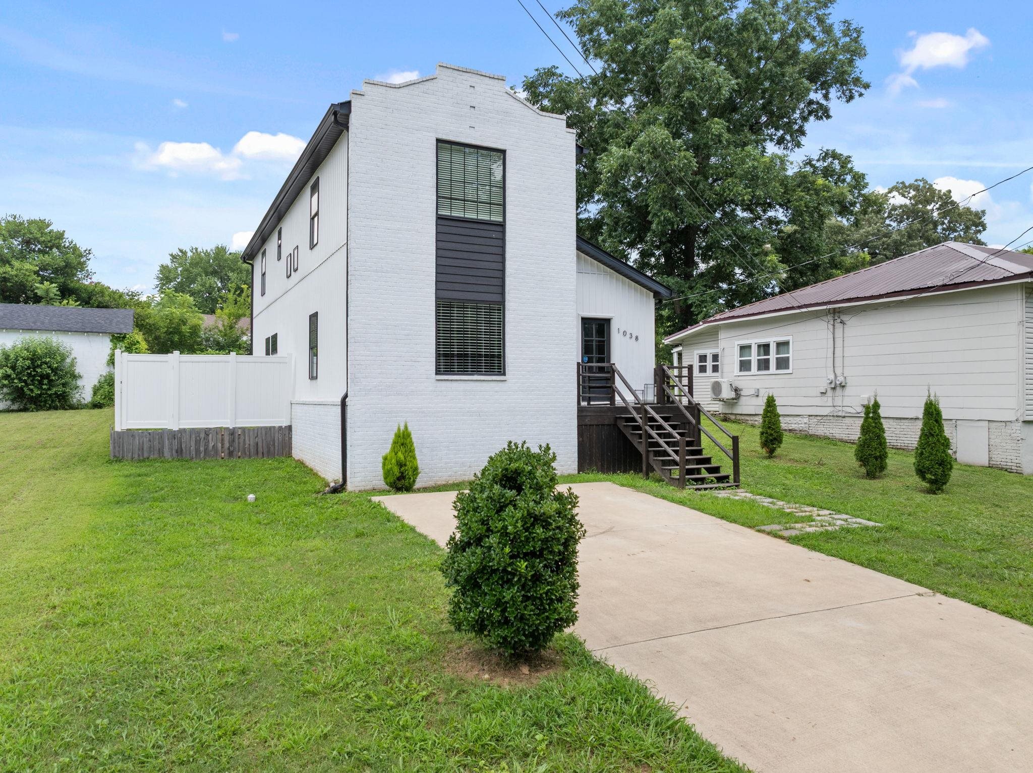 1038 N Royal Ave, Florence, AL 35630 — photo 3