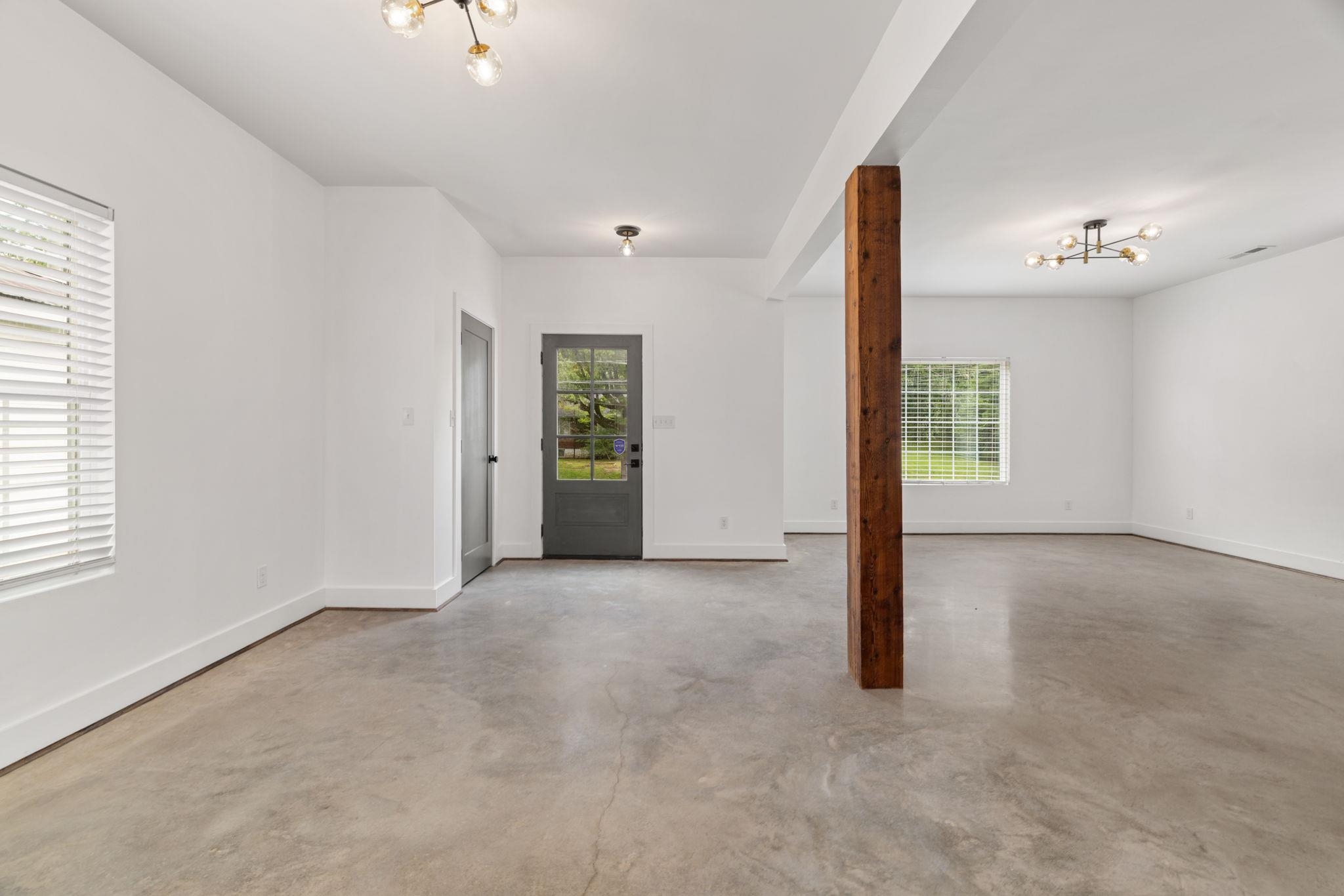 1038 N Royal Ave, Florence, AL 35630 — photo 4