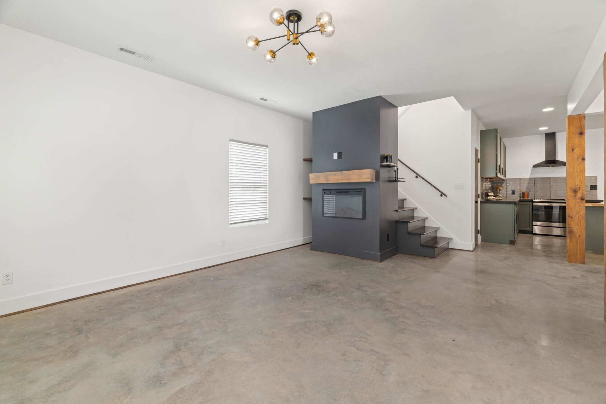 1038 N Royal Ave, Florence, AL 35630 — photo 5