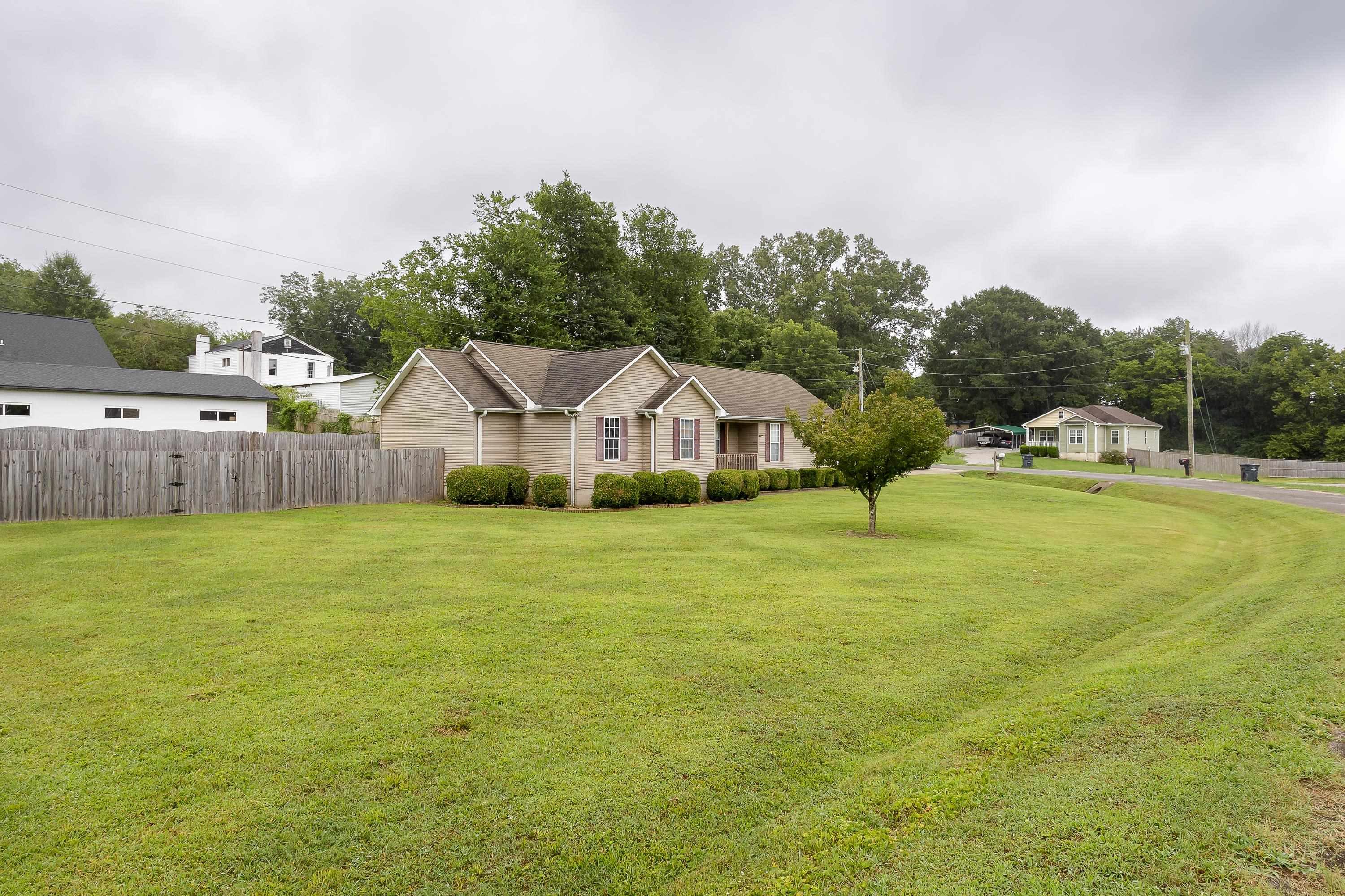 116 Wallace Cir, Killen, AL 35645 — photo 2