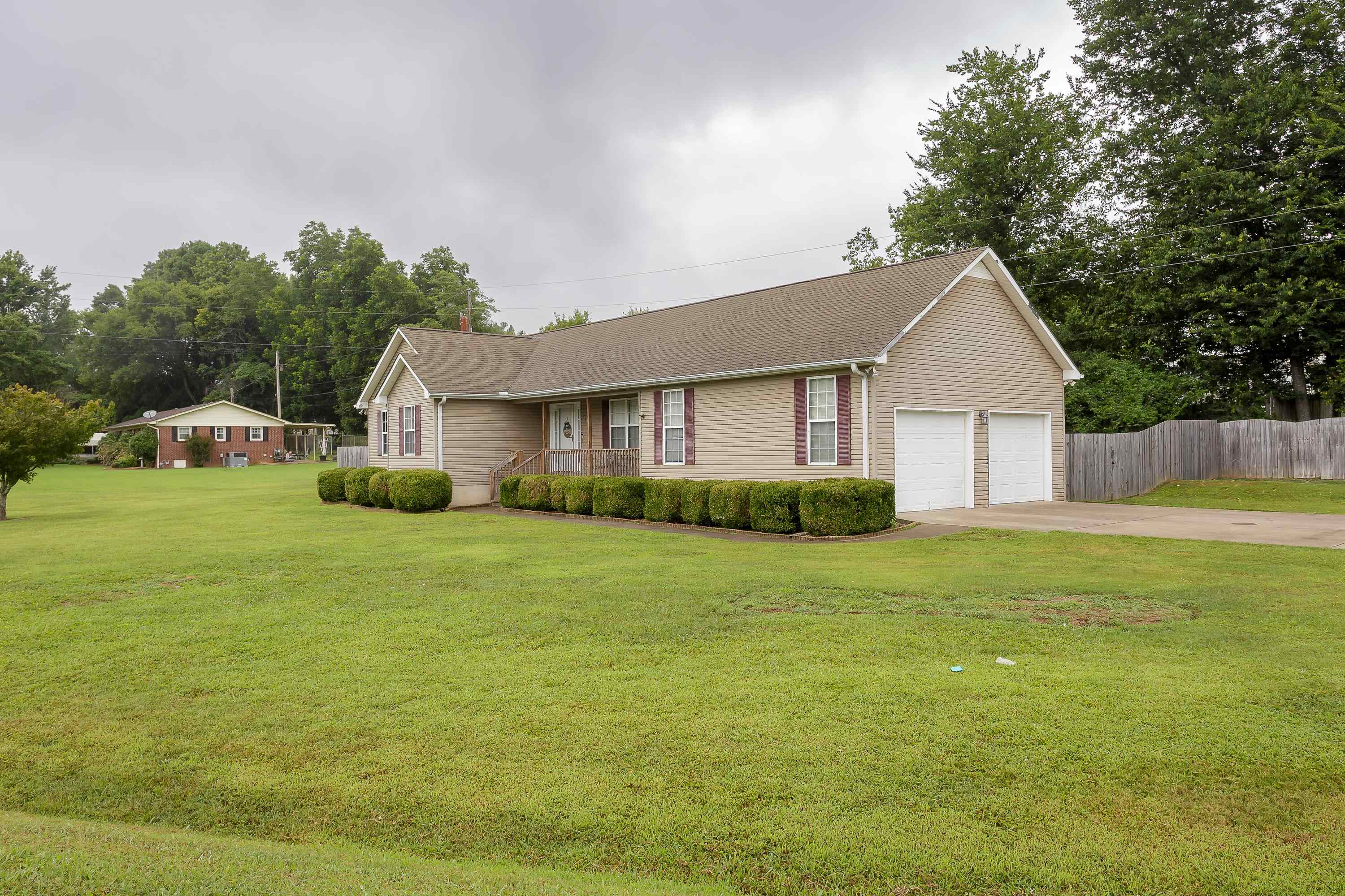 116 Wallace Cir, Killen, AL 35645 — photo 3