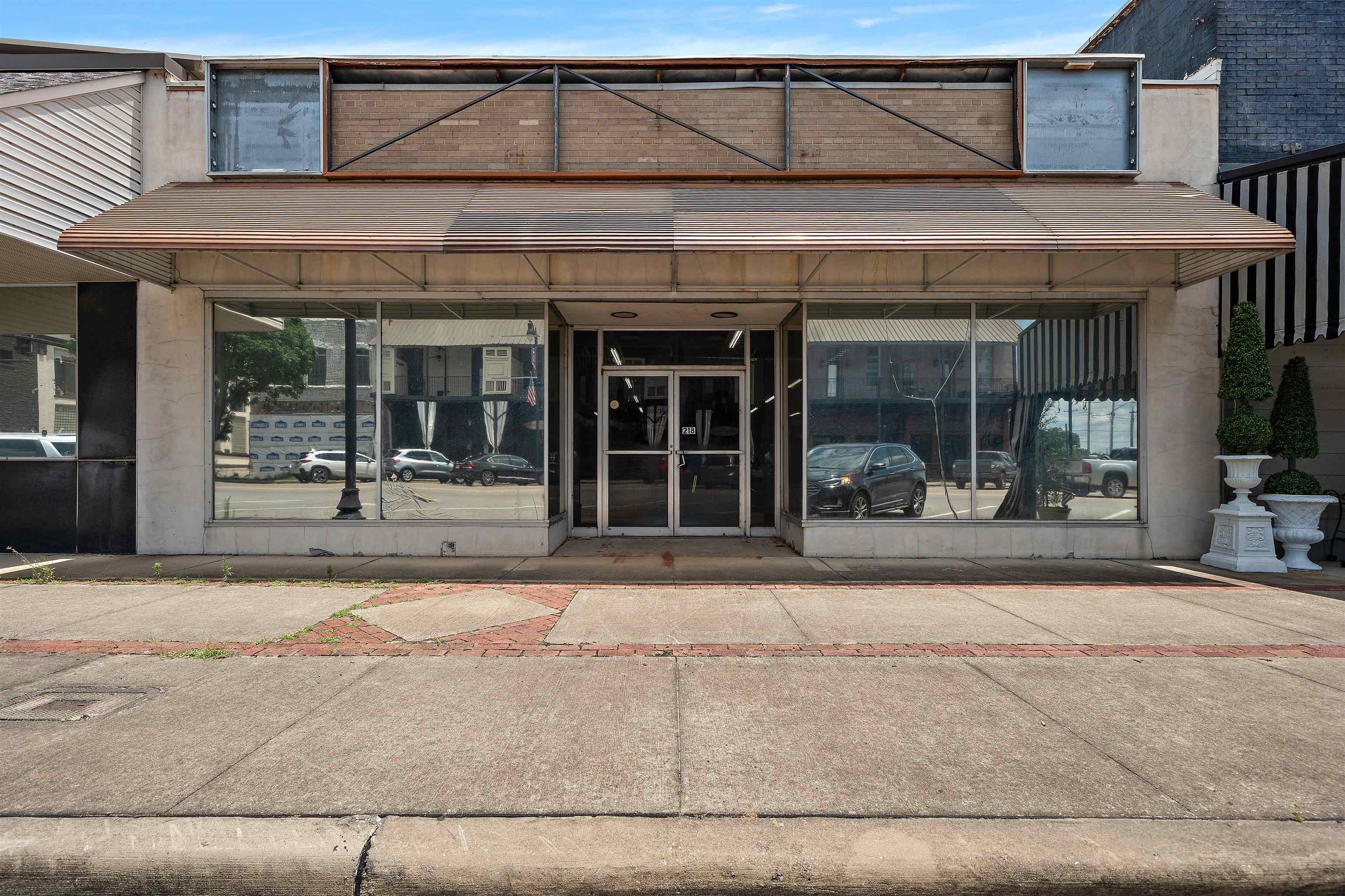 218 N Montgomery Ave, Sheffield, AL 35660 — photo 1