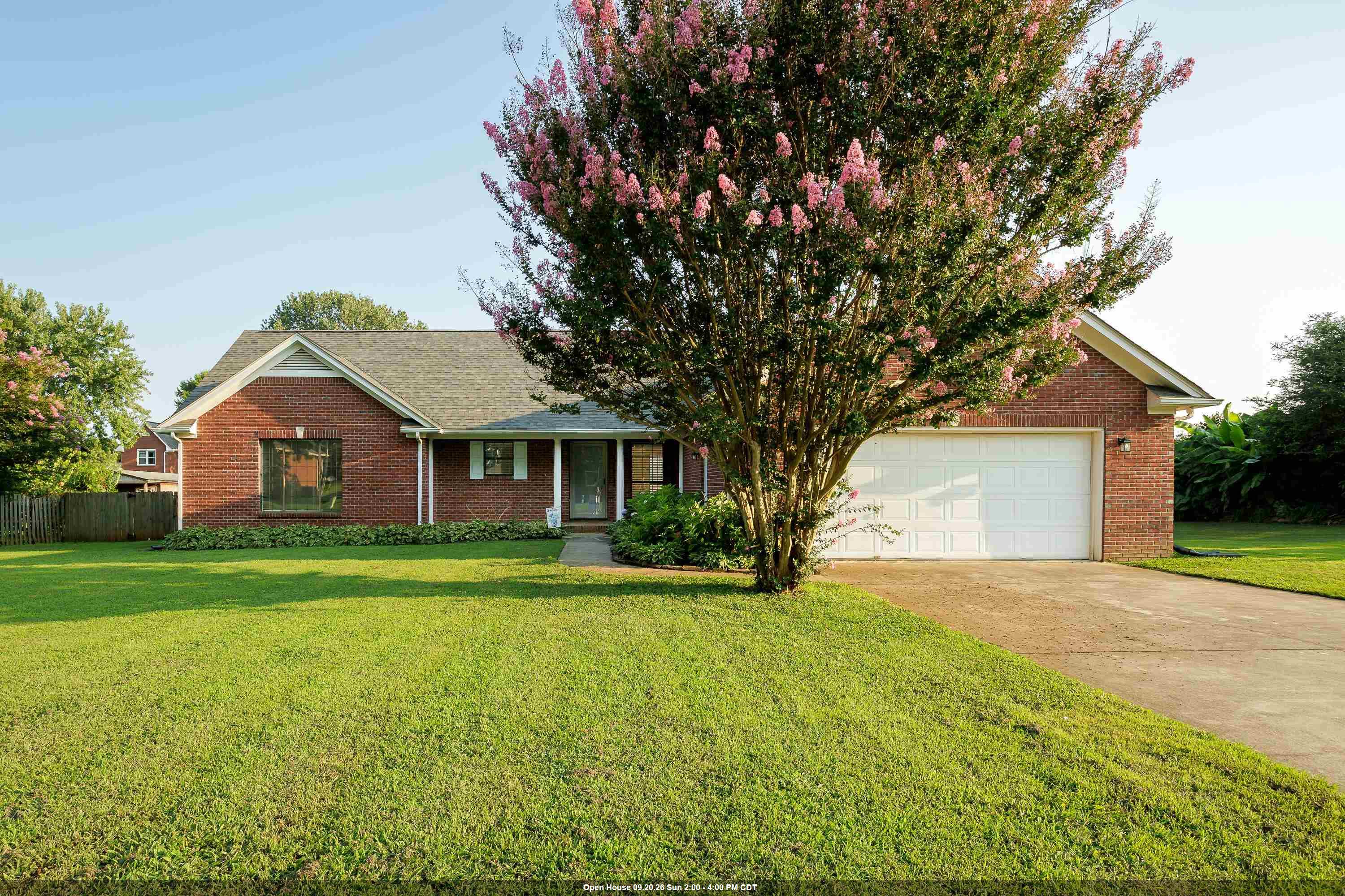 104 Andover Ln, Huntsville, AL 35811 — photo 1