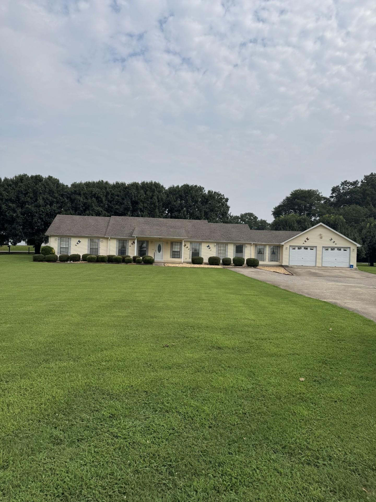 6527 2nd St, Muscle Shoals, AL 35661 — photo 1
