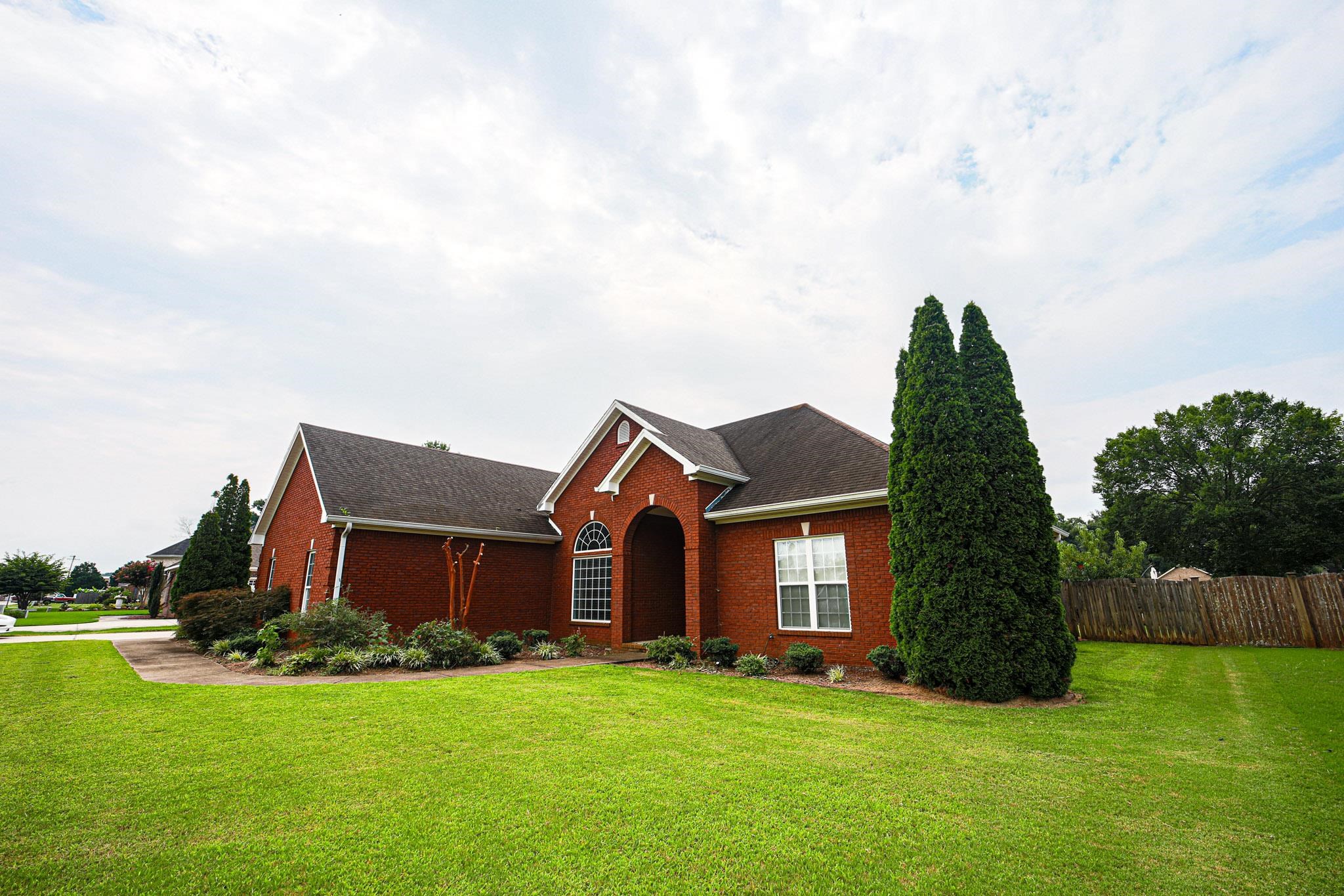 1806 Woodside, Muscle Shoals, AL 35661 — photo 2