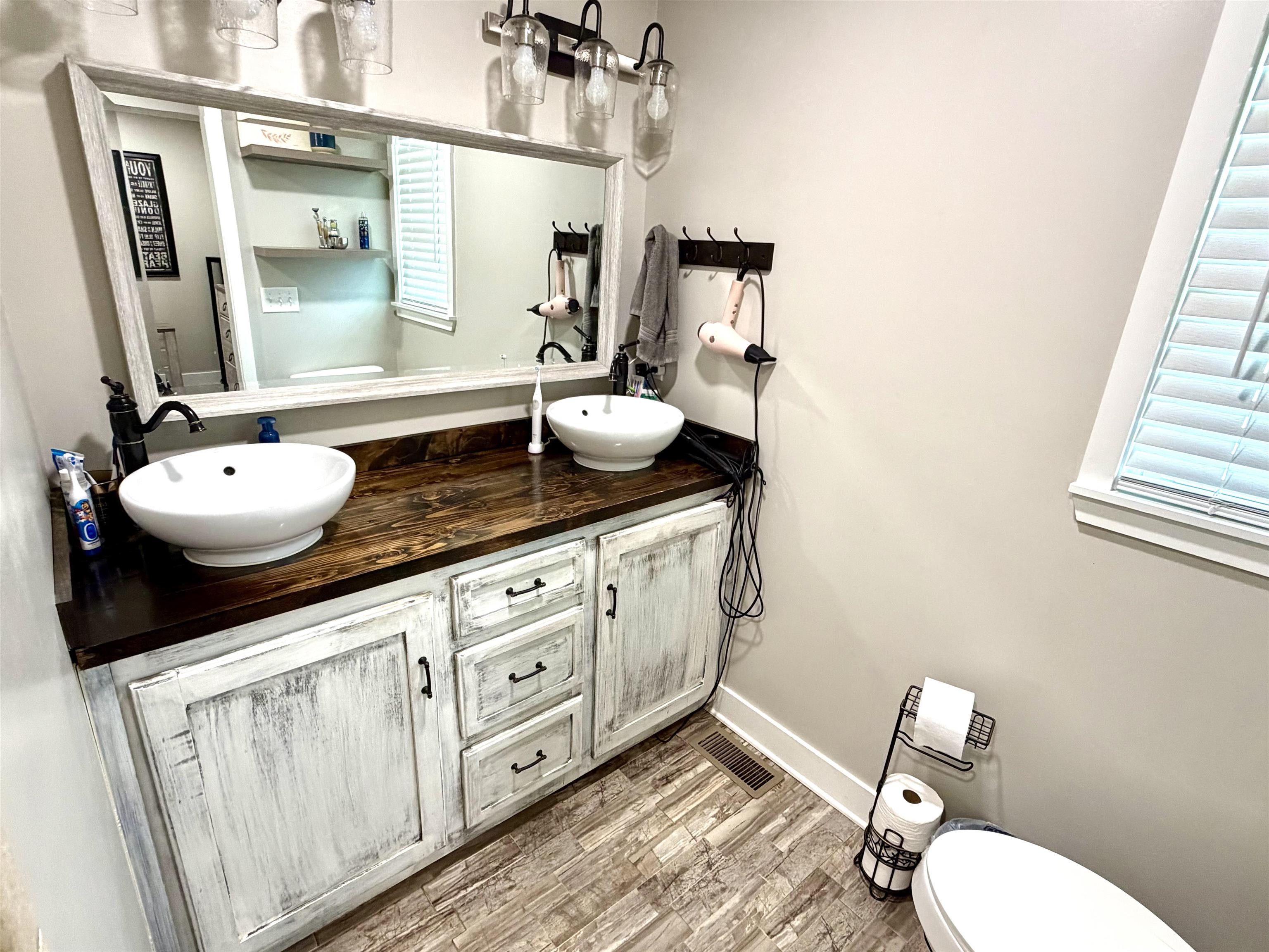 1509 Woodmont Dr, Tuscumbia, AL 35674 — photo 12