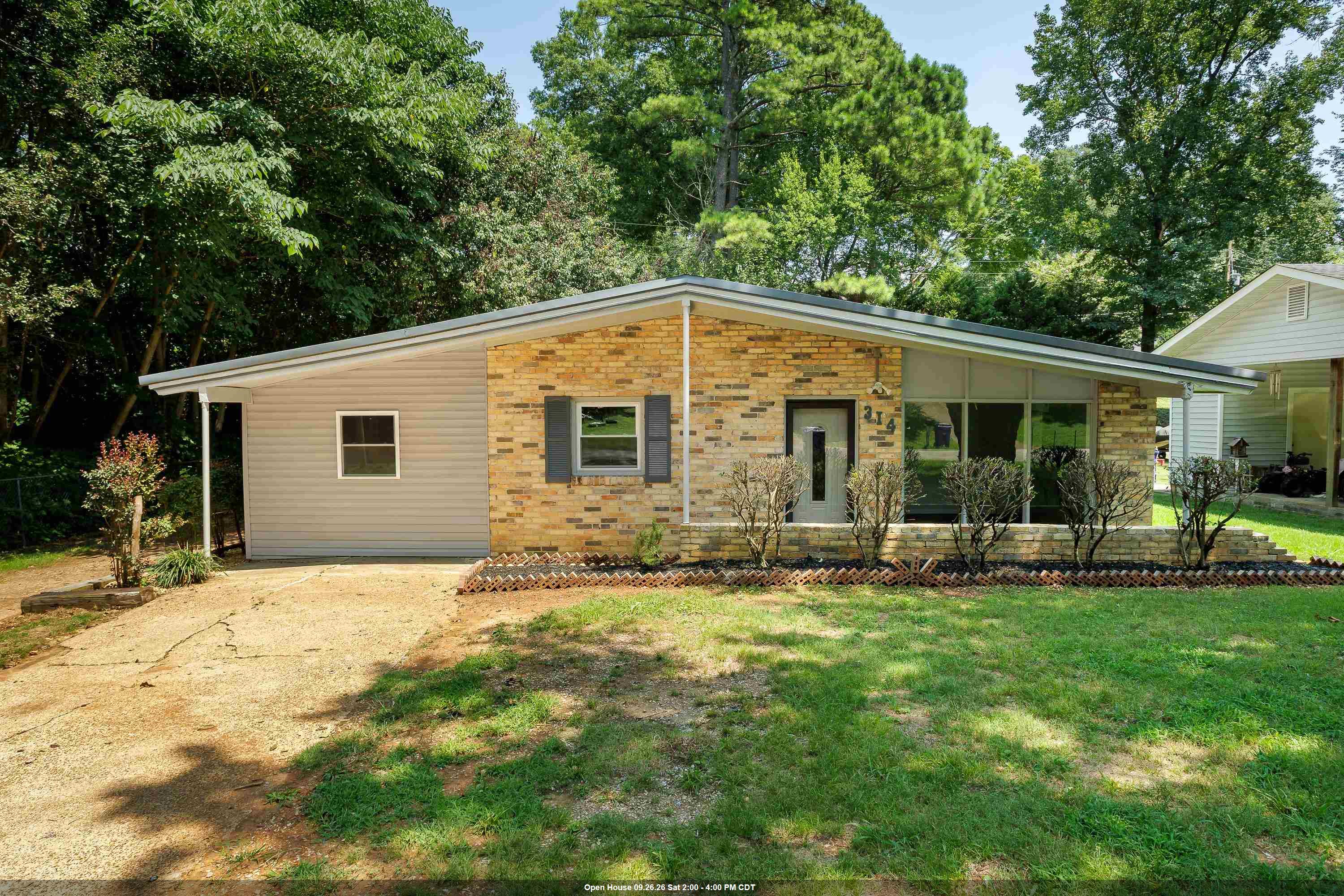 314 Normandy Dr, Florence, AL 35630 — photo 1