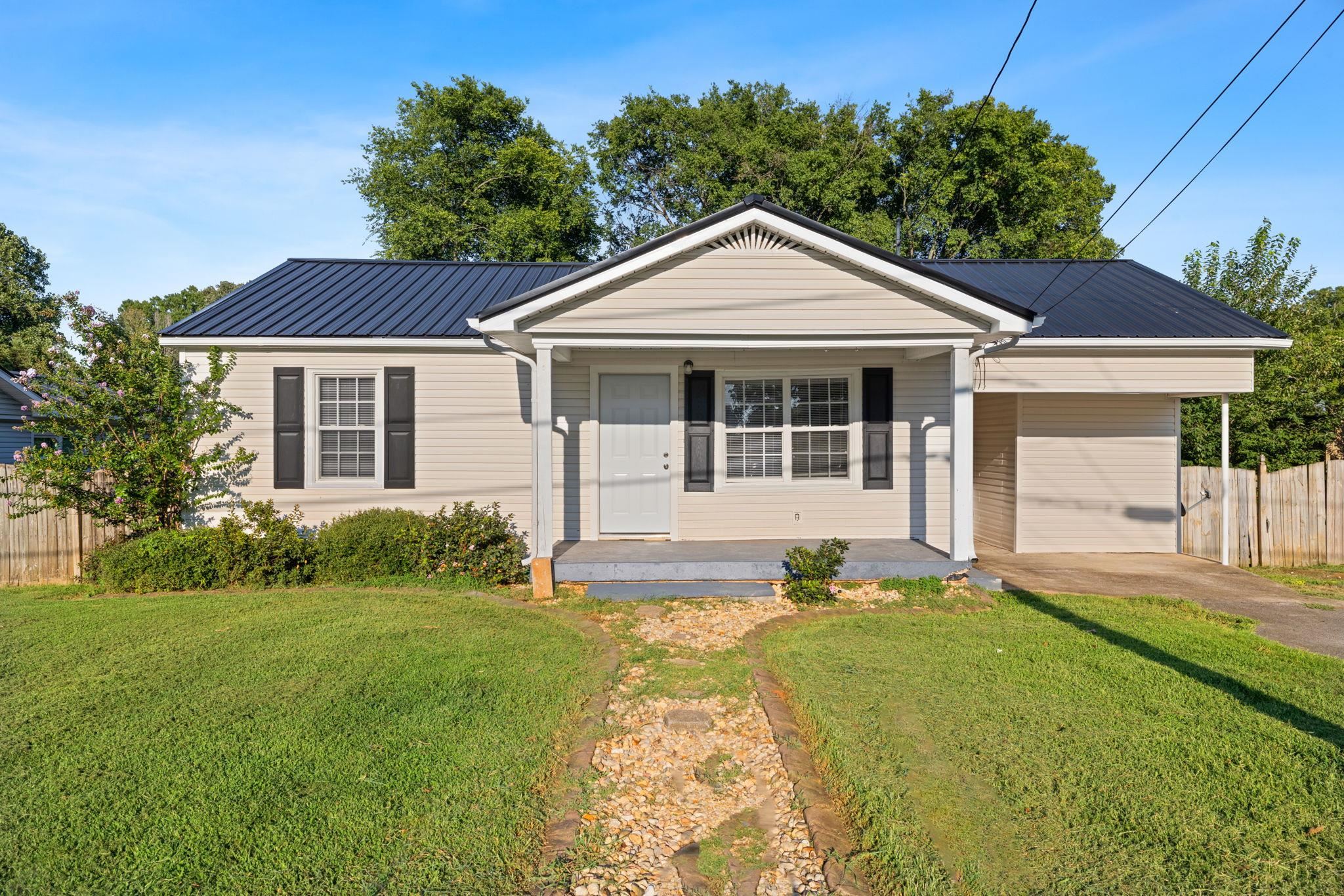 260 Lewis St, Muscle Shoals, AL 35661 — photo 1