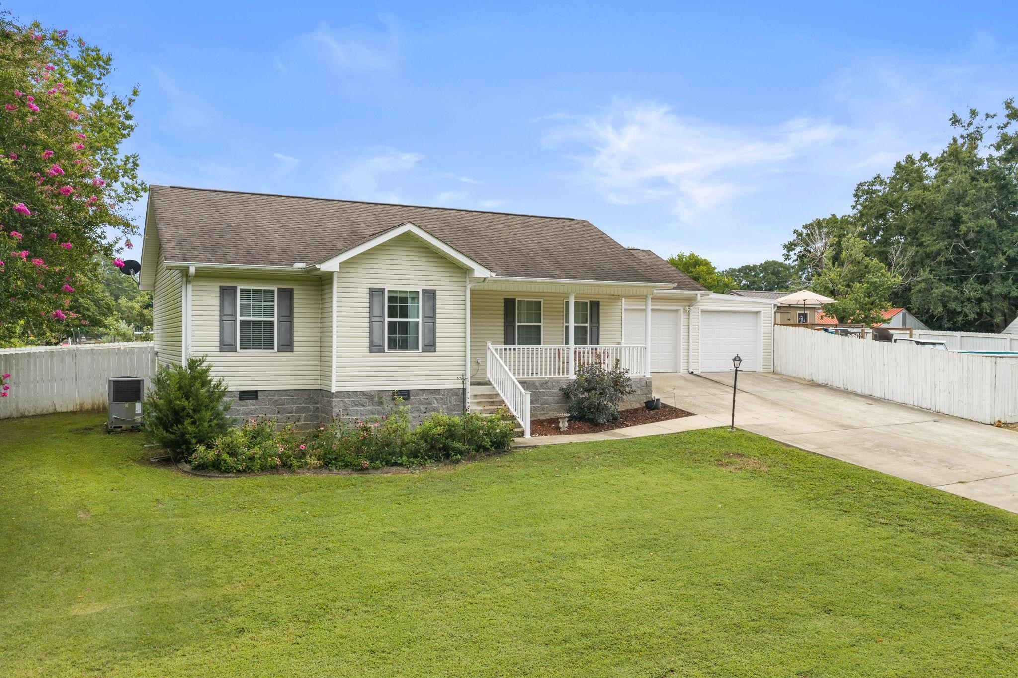 109 Wilson Dam Ave, Sheffield, AL 35660 — photo 3