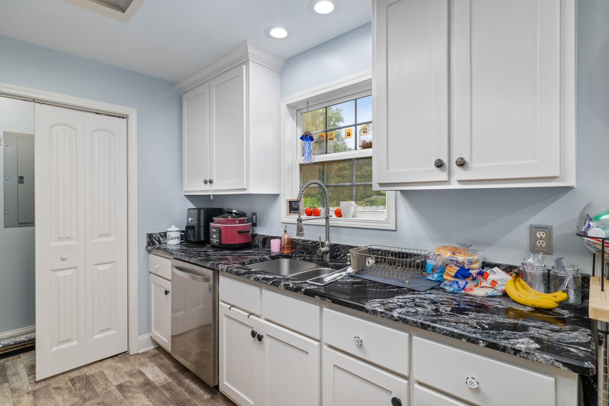 109 Wilson Dam Ave, Sheffield, AL 35660 — photo 5