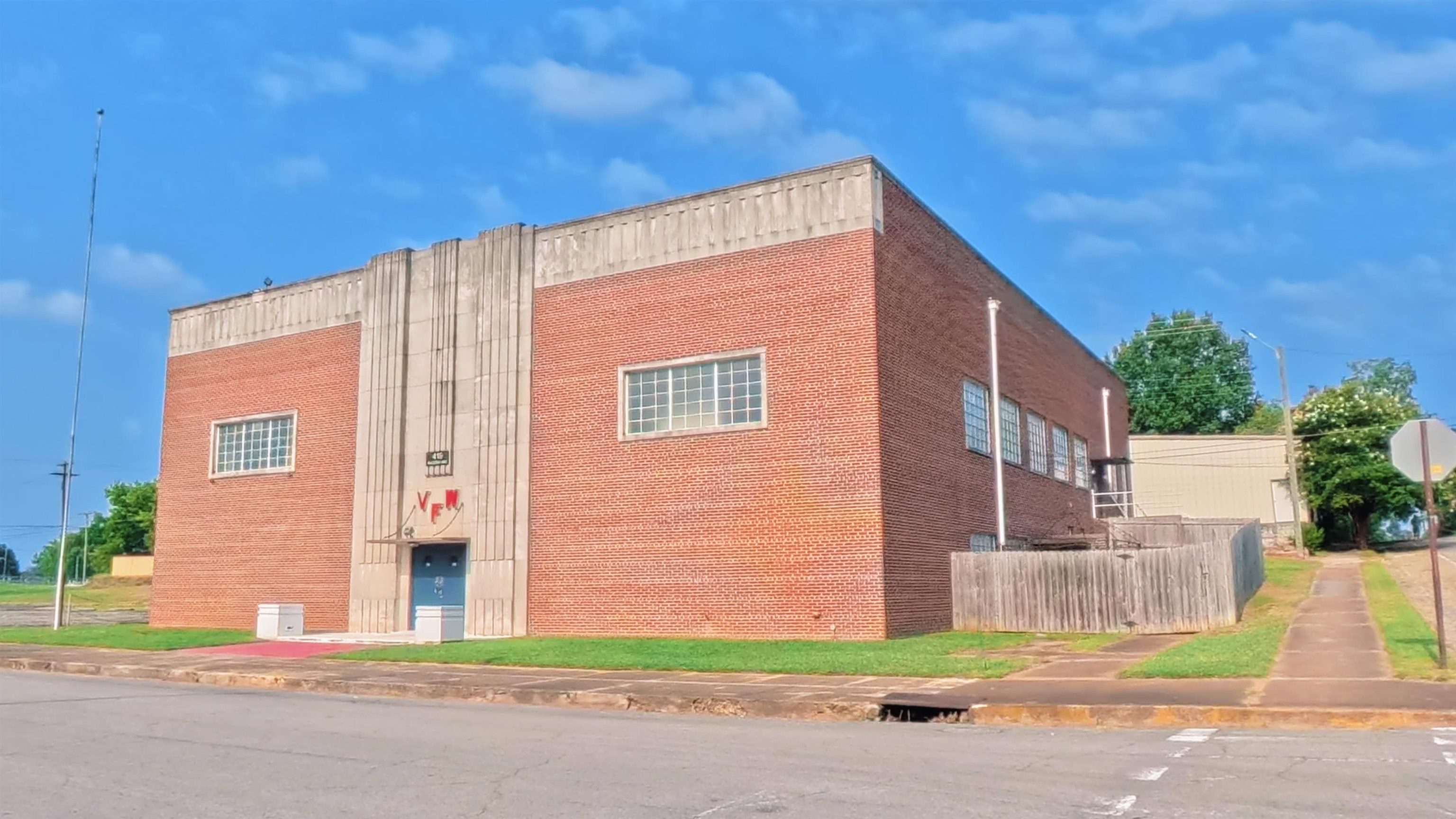 419 Raleigh Ave, Sheffield, AL 35630 — photo 1