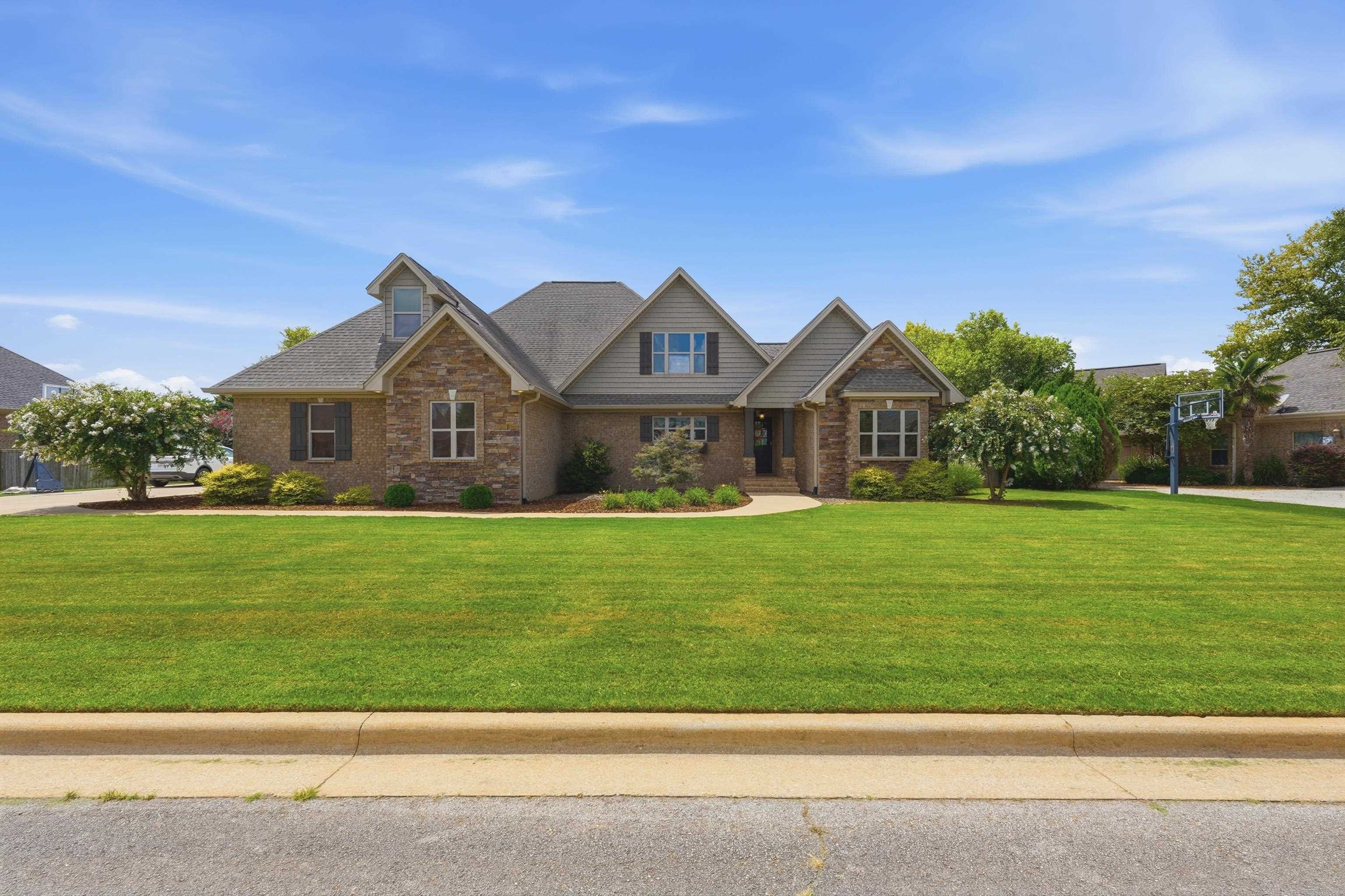 114 Grand Haven Dr, Muscle Shoals, AL 35661 — photo 1