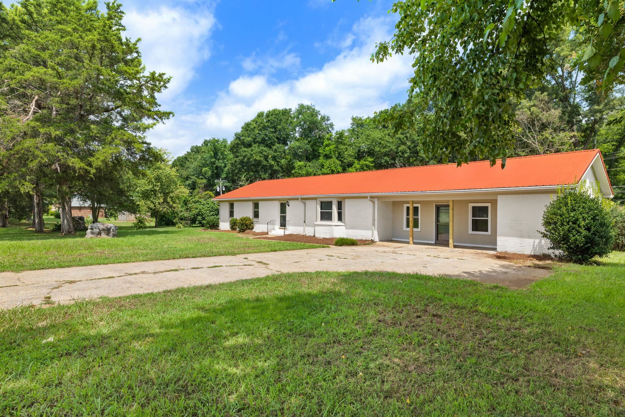 304 Maple St, Tuscumbia, AL 35674 — photo 2