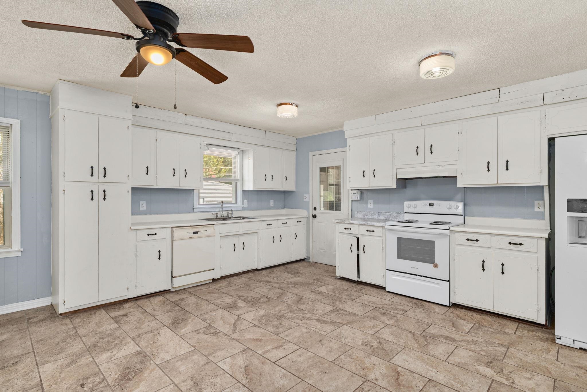 304 Maple St, Tuscumbia, AL 35674 — photo 11