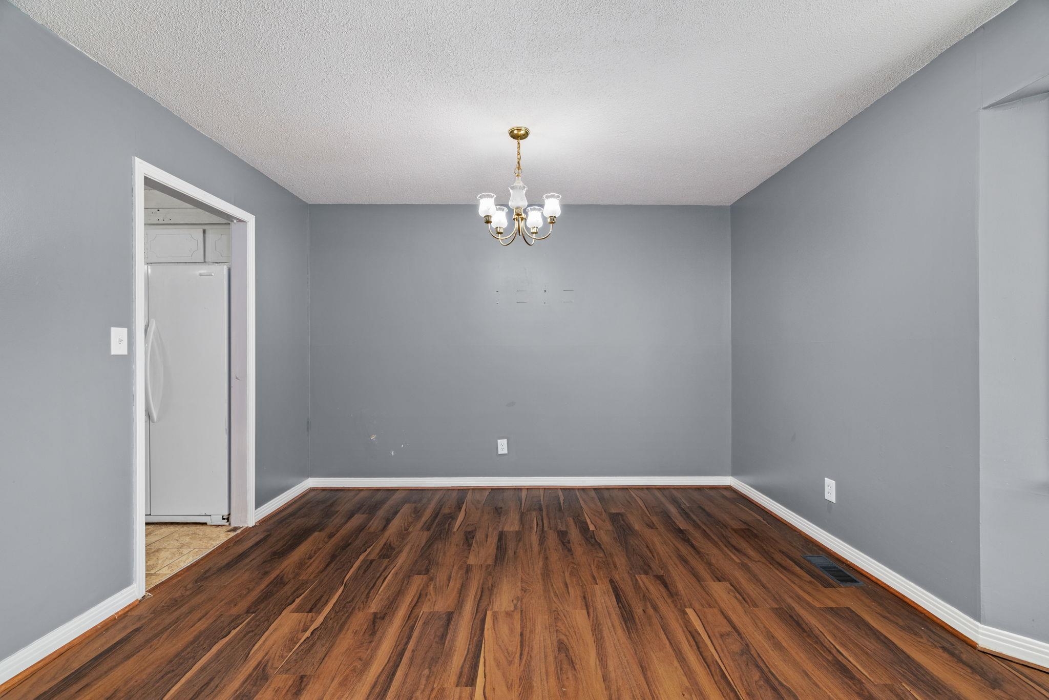 304 Maple St, Tuscumbia, AL 35674 — photo 9