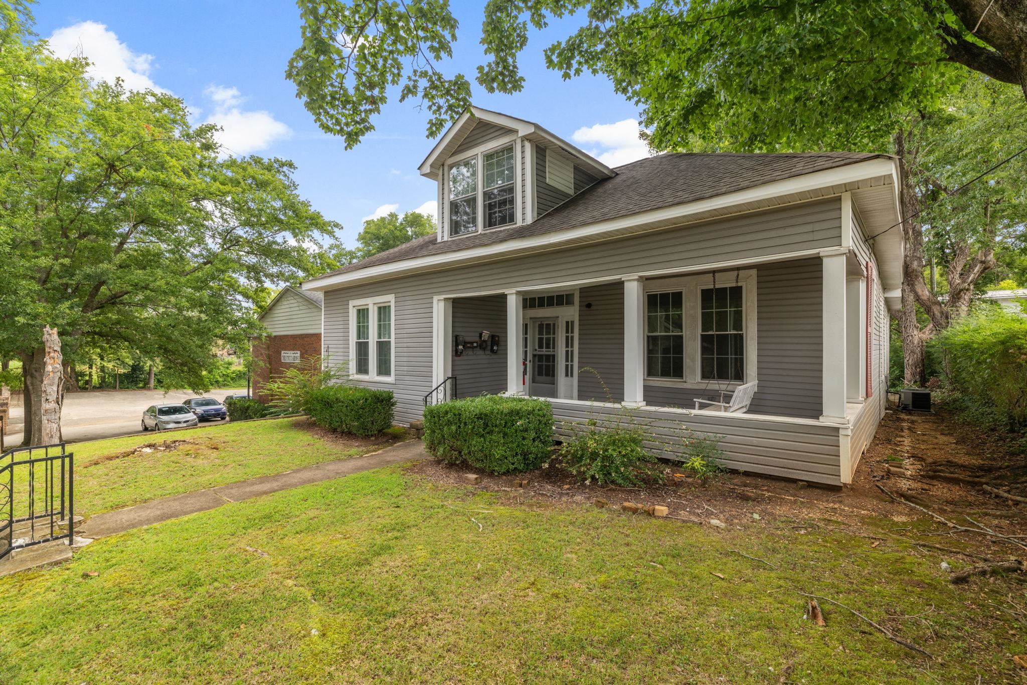 434 N Chestnut St, Florence, AL 35630 — photo 1