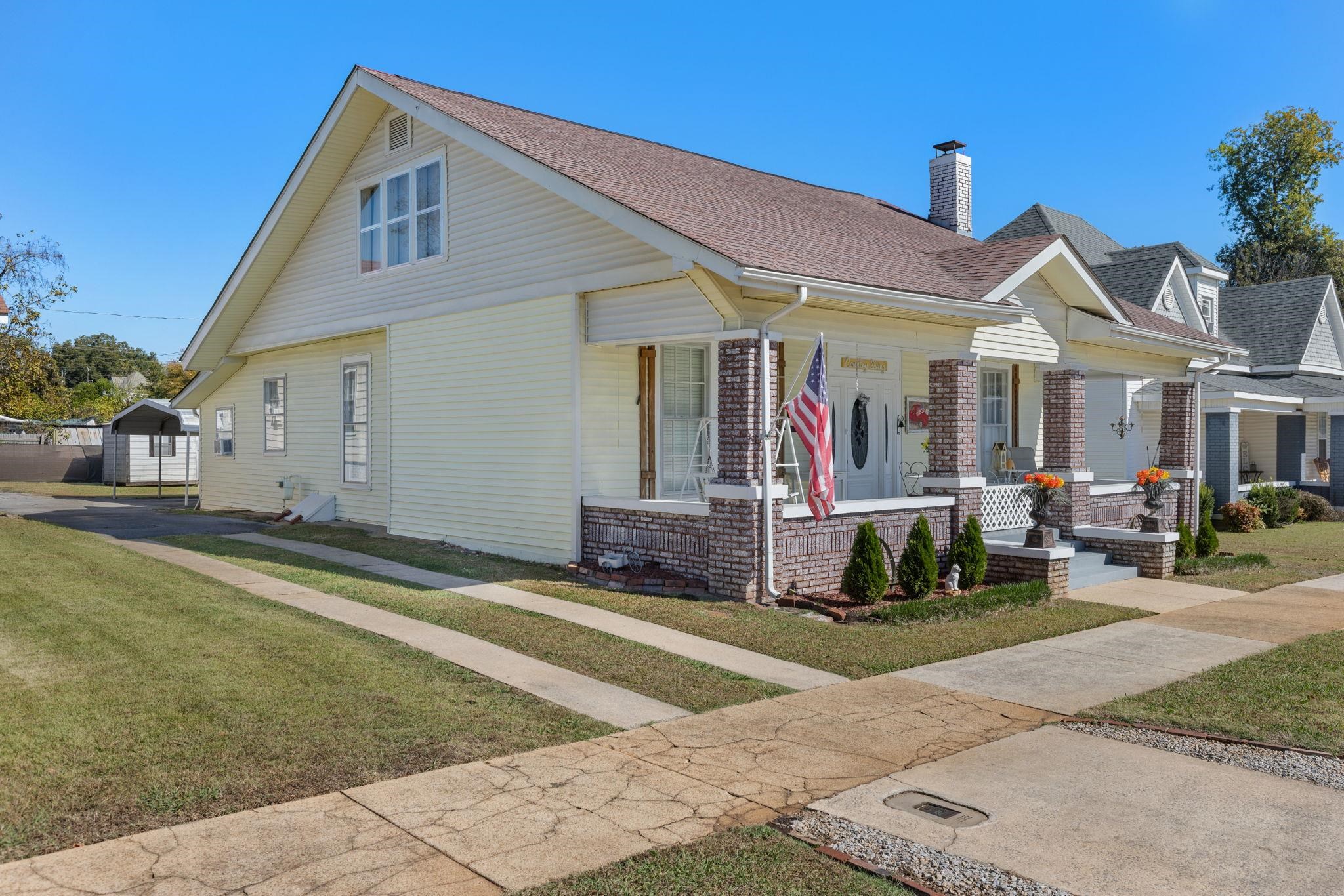 302 W 6th St, Tuscumbia, AL 35674 — photo 3