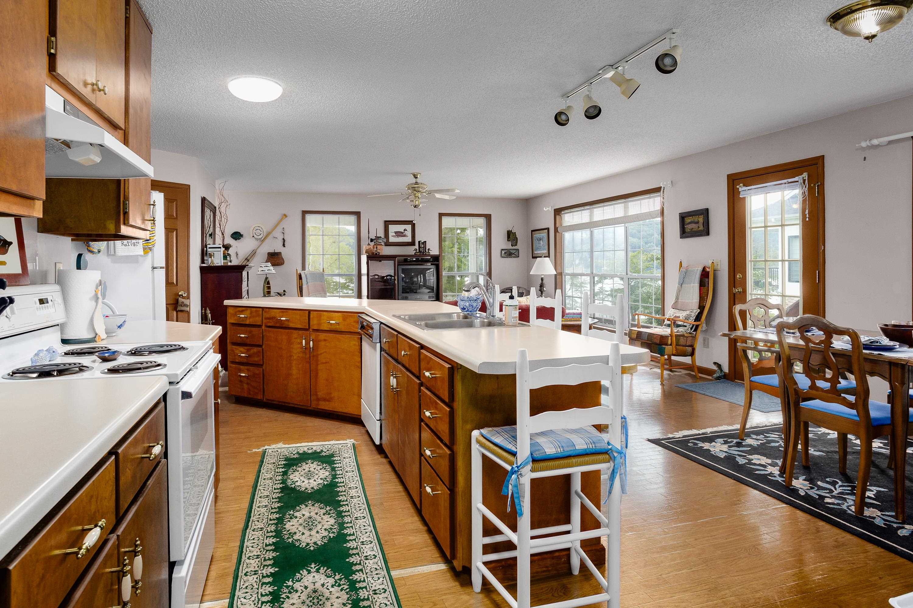 9740 Sergeant Holden Ln, Athens, AL 35614 — photo 4