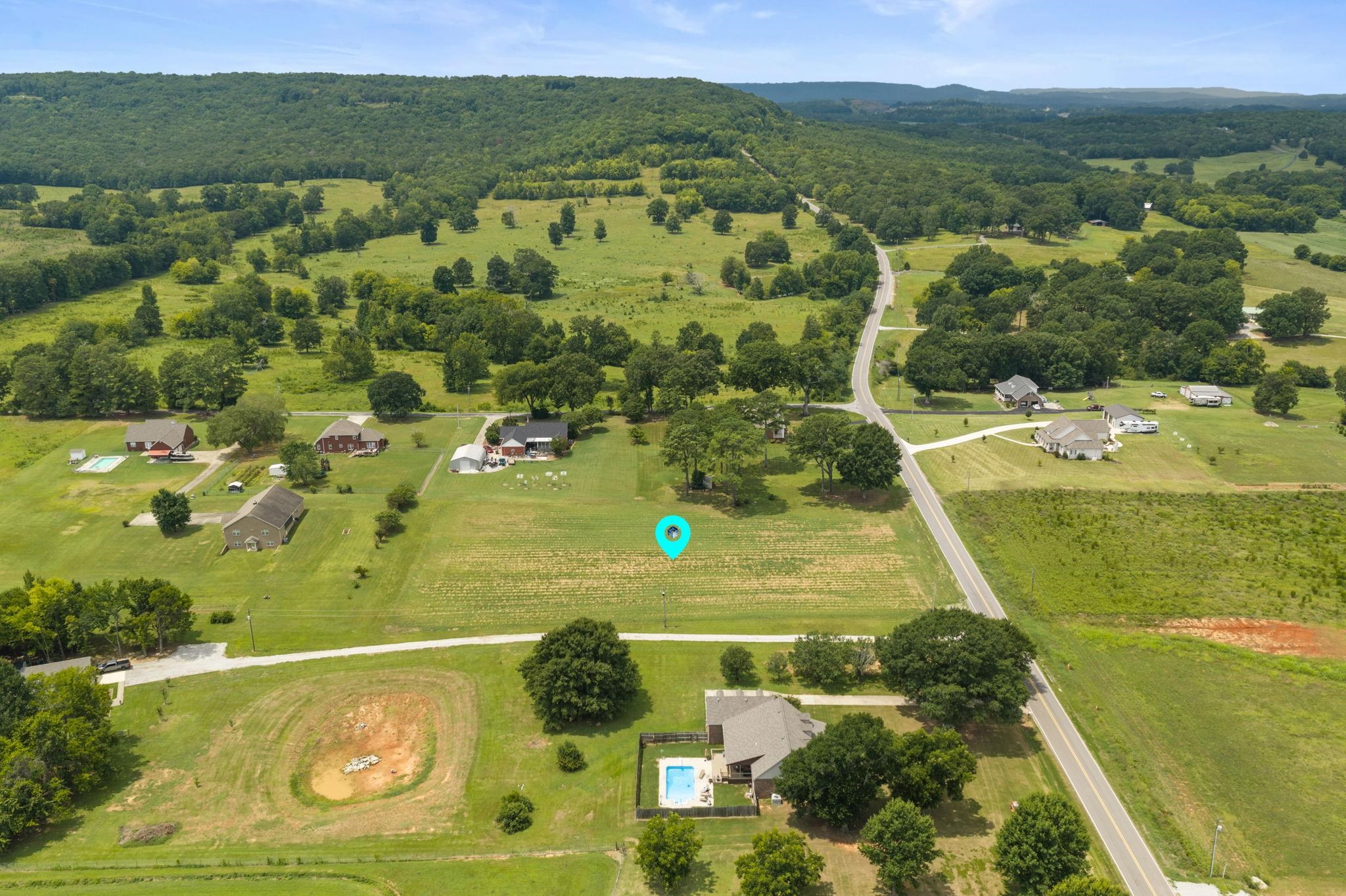 001 Henderson Point Rd, Tuscumbia, AL 35674 — photo 3