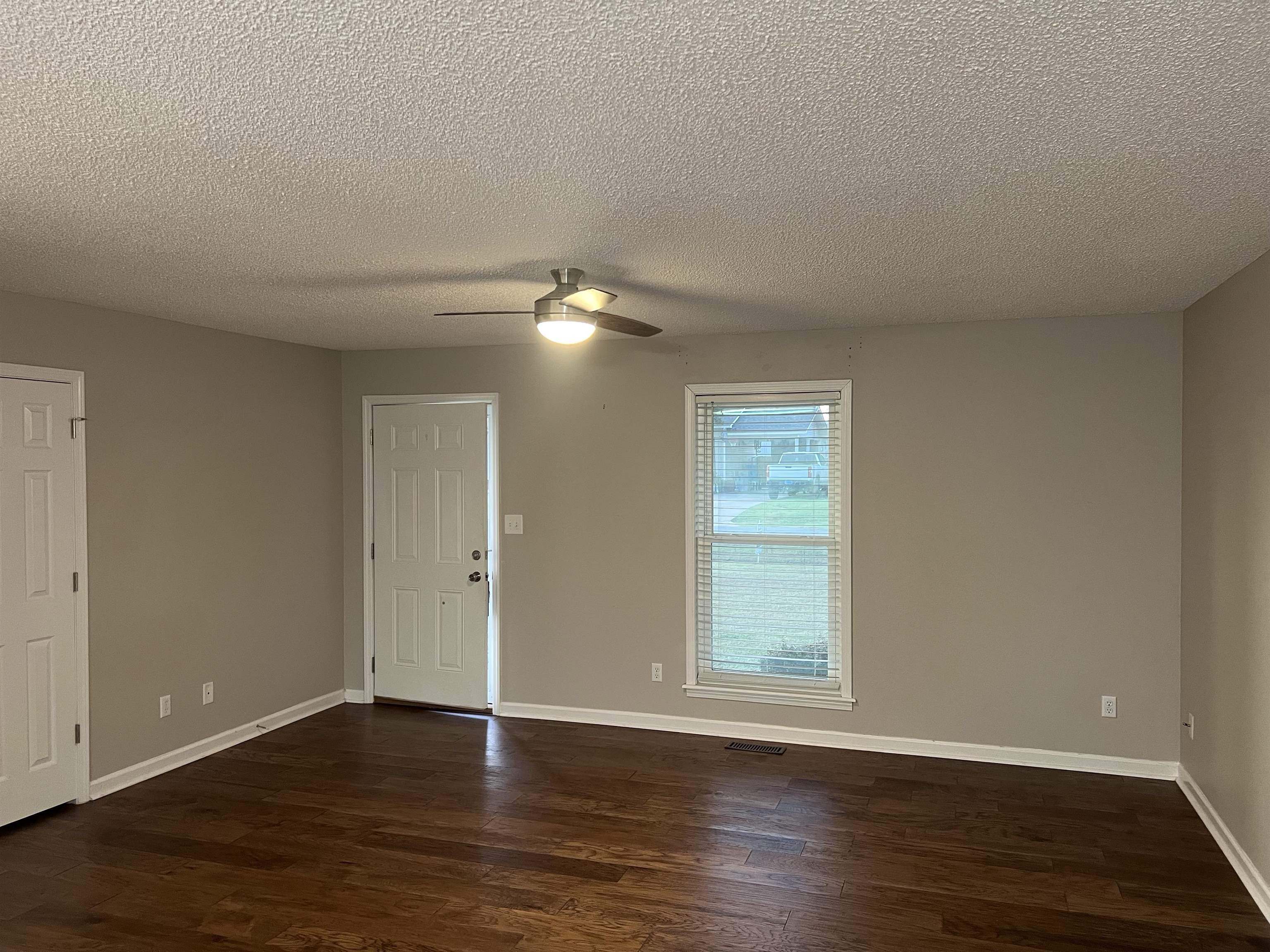 315 Washington Dr, Muscle Shoals, AL 35661 — photo 2