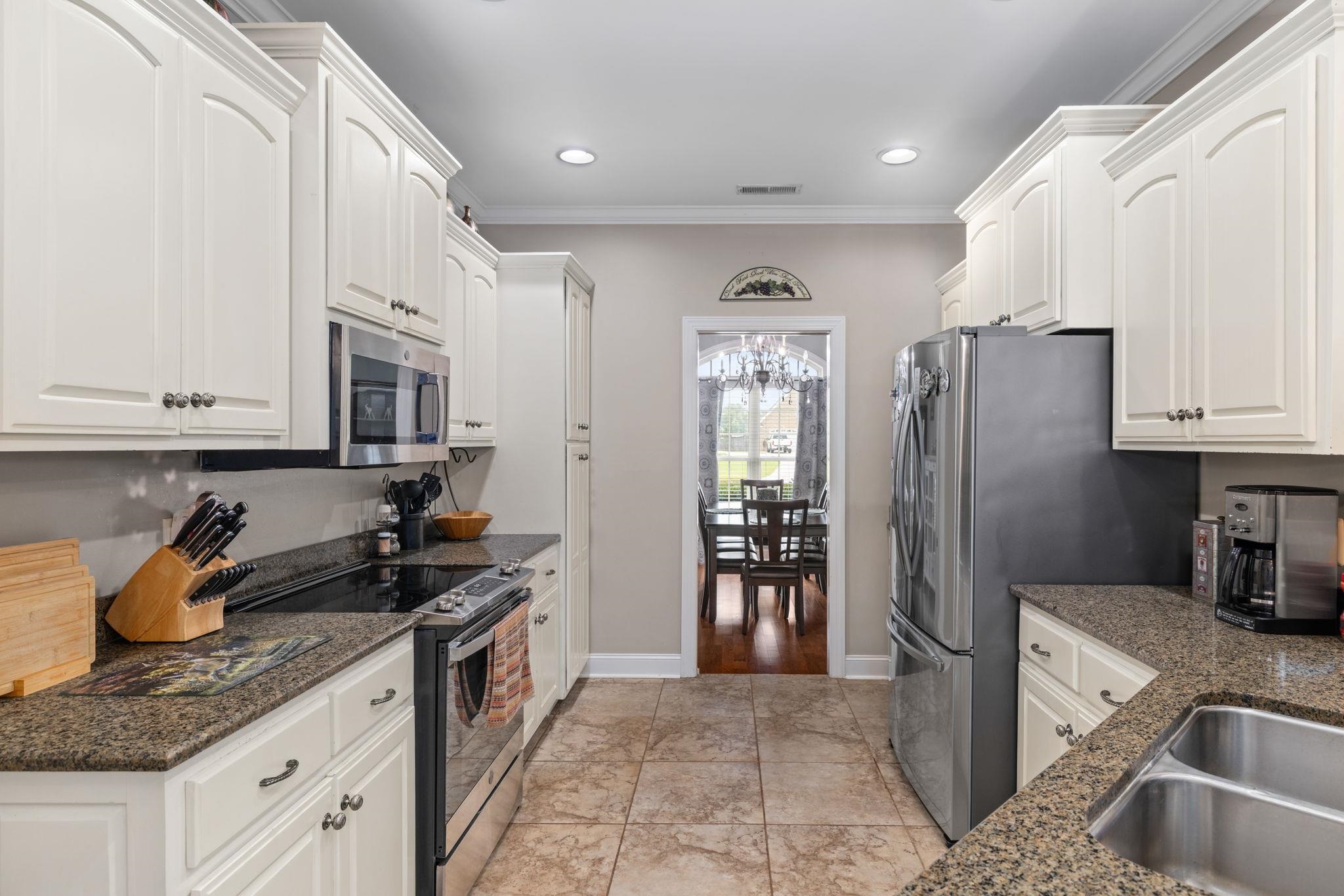 106 Gibbs Ct, Tuscumbia, AL 35674 — photo 9