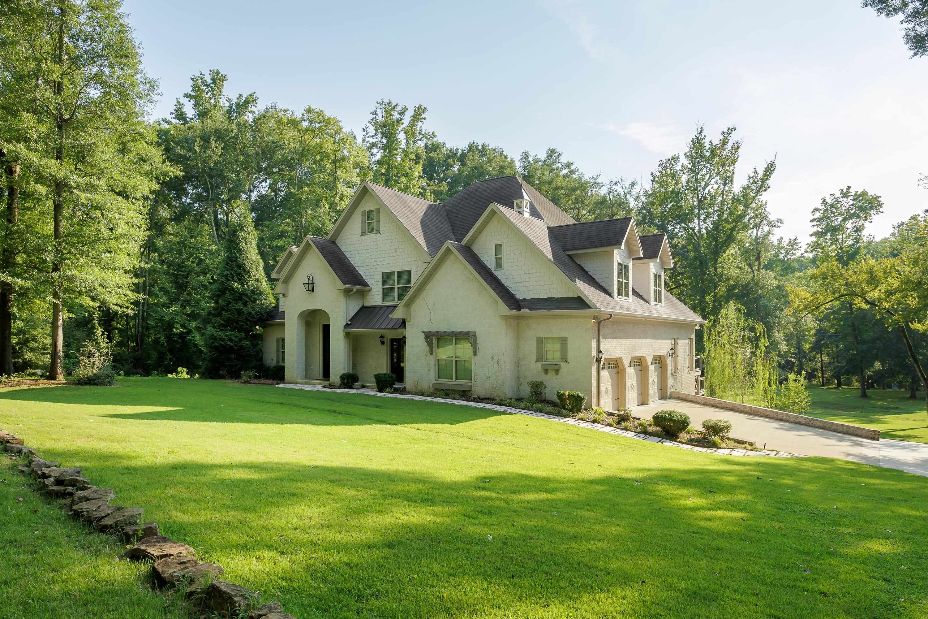 529 Riverbend Pl, Florence, AL 35630 — photo 1