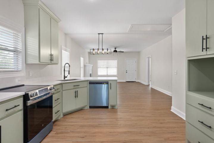 220 Frances Dr, Killen, AL 35645 — photo 2